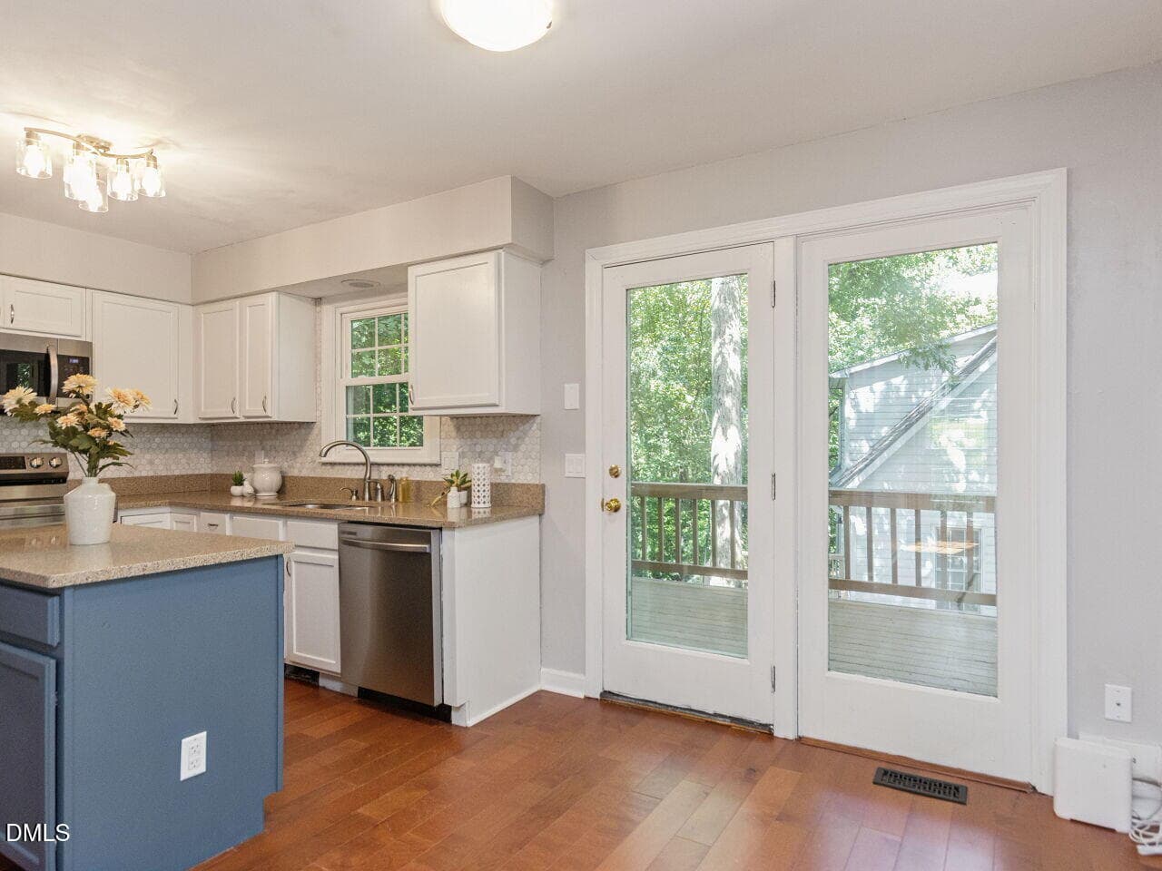 016-1280x960-photo - 1 Leeward Court, Durham, NC 27713, Durham