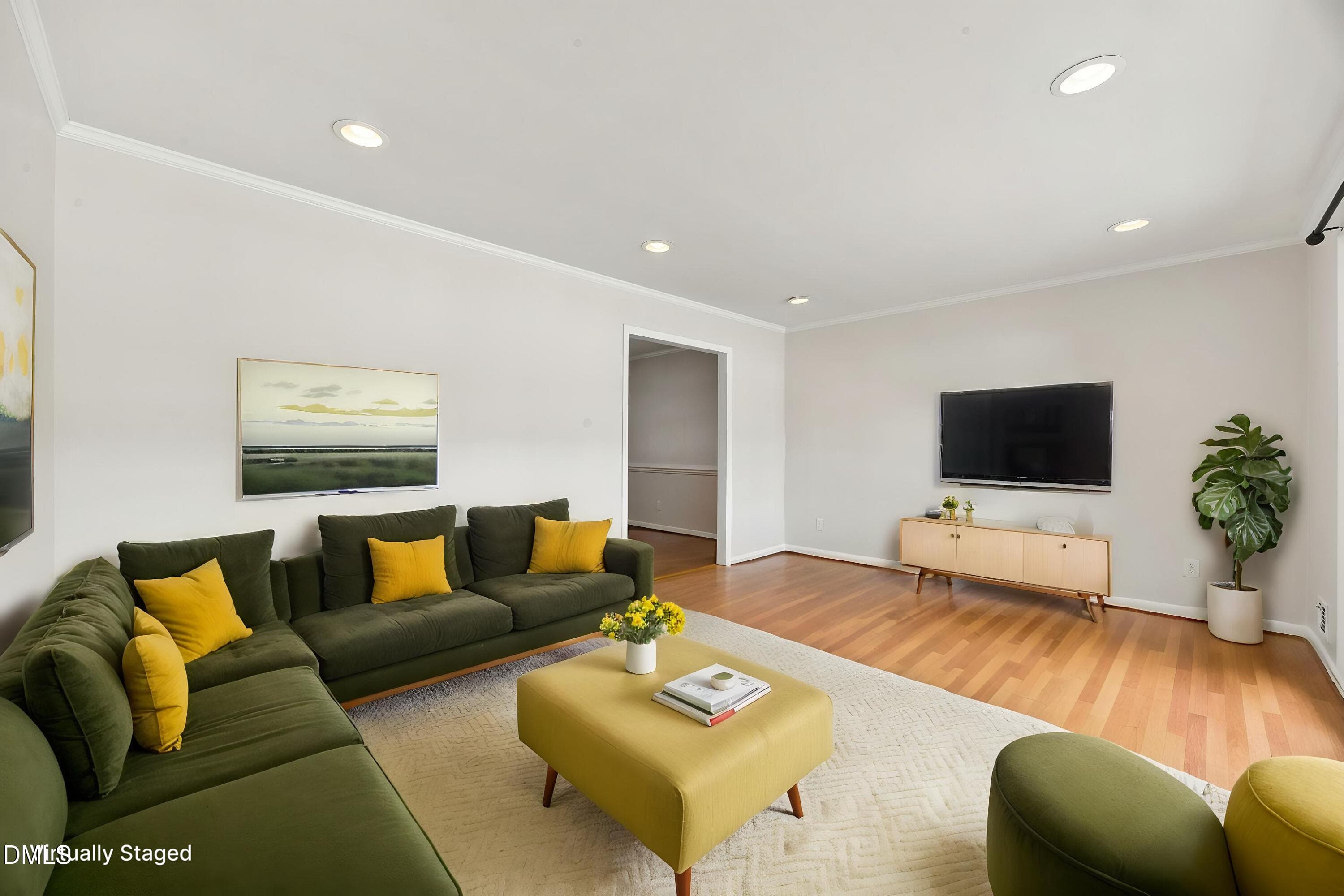 22-web-or-mls-484A3232 - Living Room - M - 3512 Neptune Drive, Raleigh, NC 27604, Raleigh