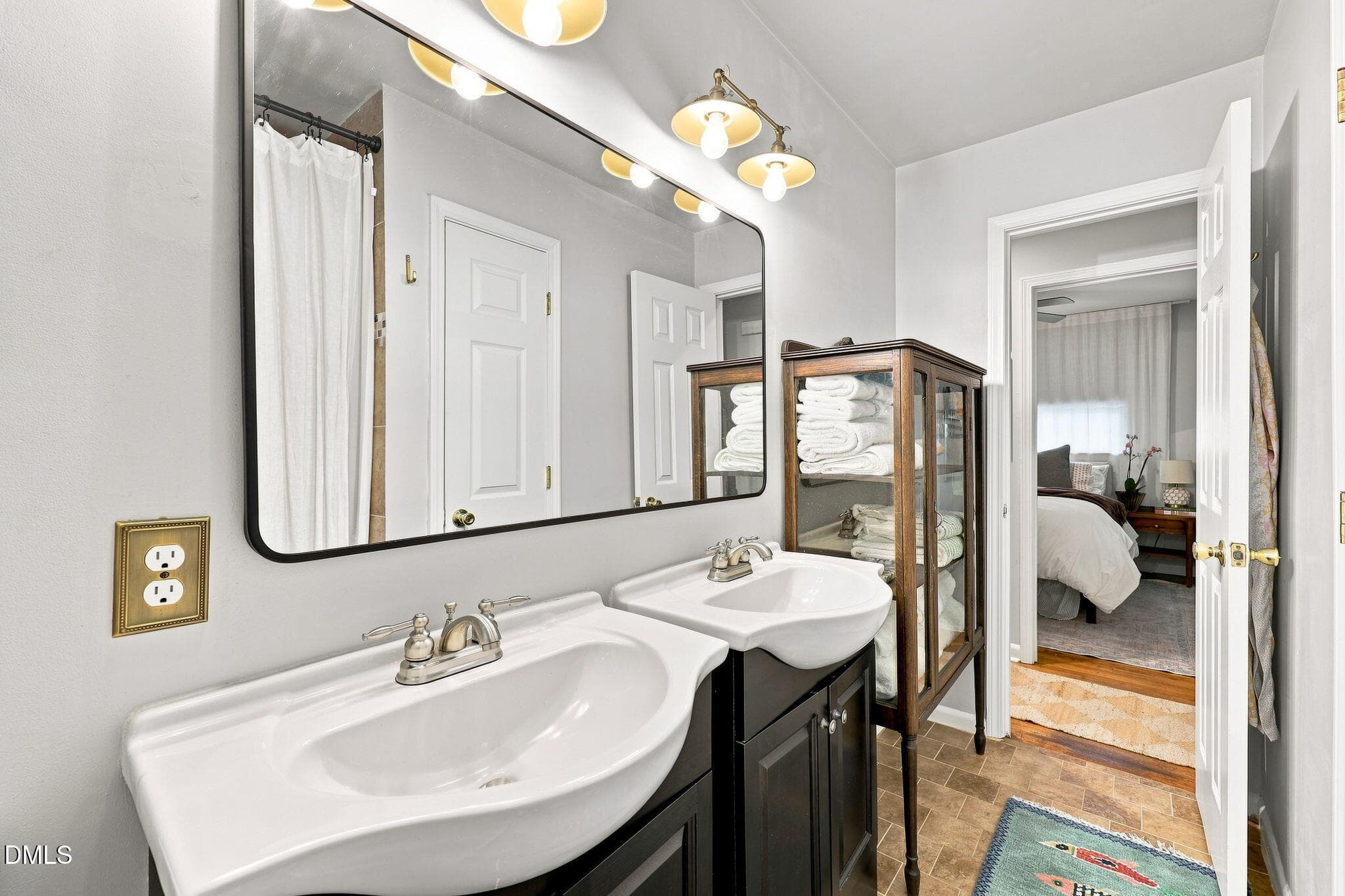 16-web-or-mls-IMG_7530 - 913 Greenwich Street, Raleigh, NC 27610, Raleigh