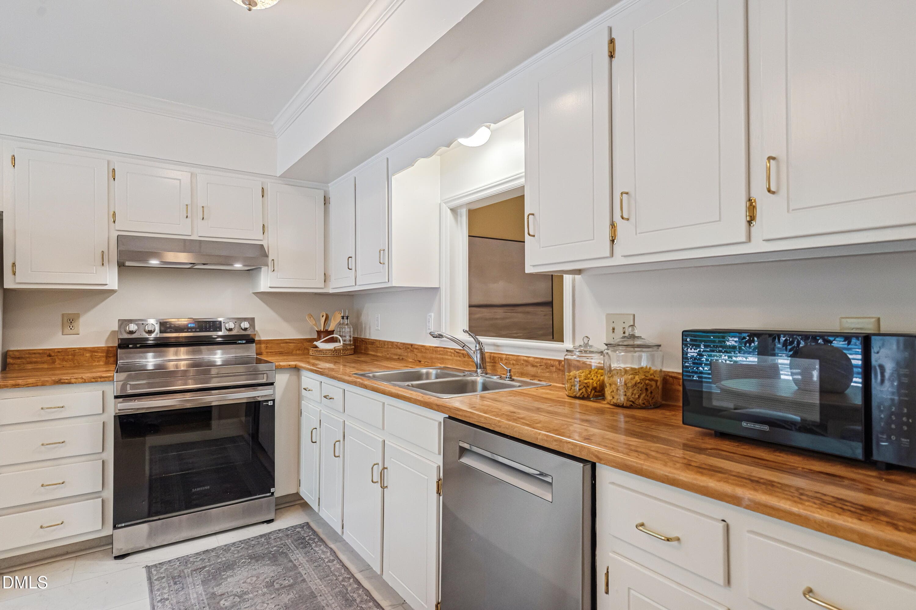virtual-tour-160449-photo-17890768419045 - 1523 Woodcroft Drive, Raleigh, NC 27609, Raleigh