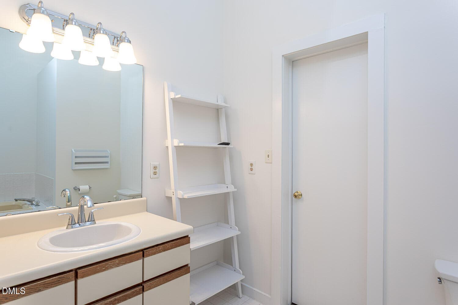 Upstairs Bath - 3602 Top Of The Pines Court, Raleigh, NC 27604, Raleigh