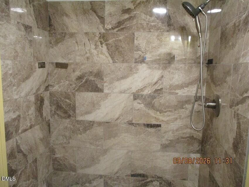 Bath 1 shower - 505 N East Street, Roseboro, NC 28382, Roseboro