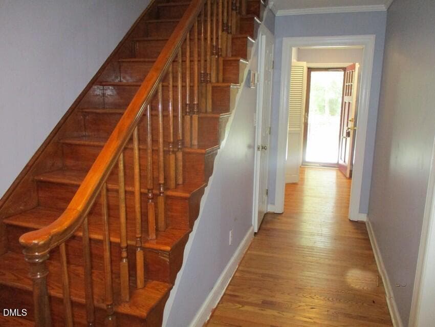 Foyer - 505 N East Street, Roseboro, NC 28382, Roseboro