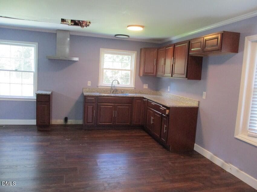 Kitchen - 505 N East Street, Roseboro, NC 28382, Roseboro