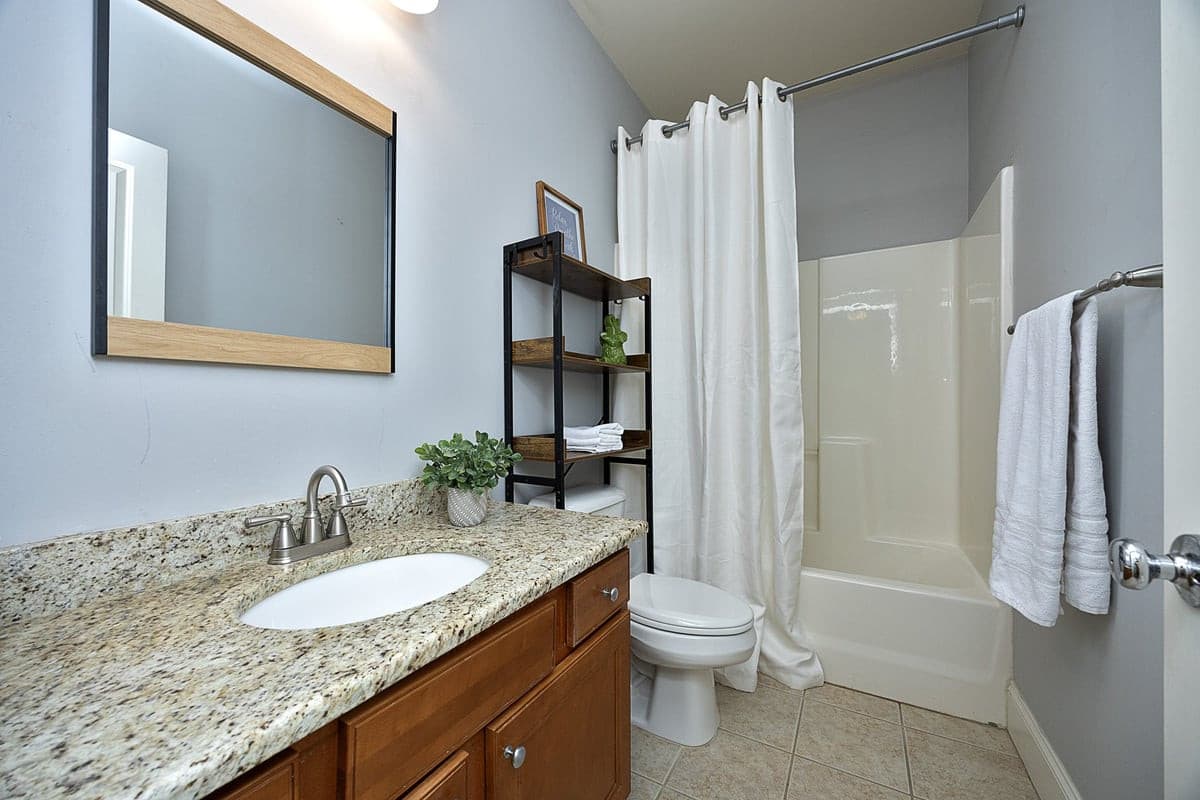 28FullBath.jpg - 440 Edgepine Drive, Holly Springs, NC 27540