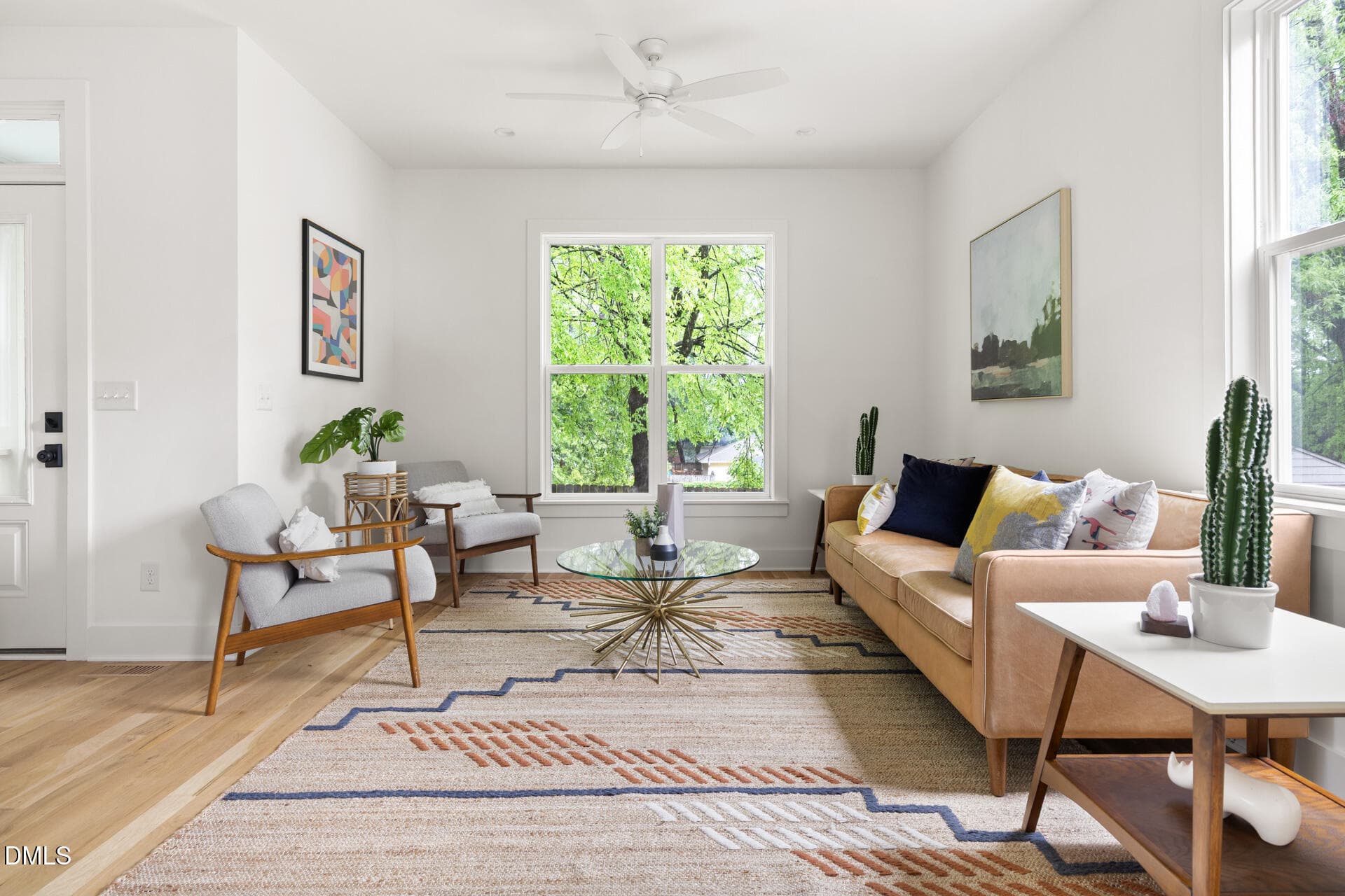 living area with gorgeous natural light - 407b Edward Street, Durham, NC 27701