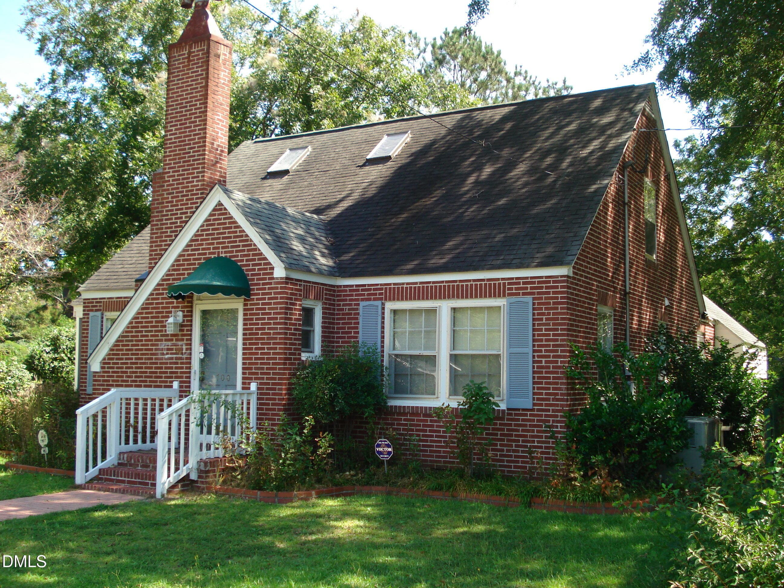 700 N Raiford Street, Selma, NC 27576