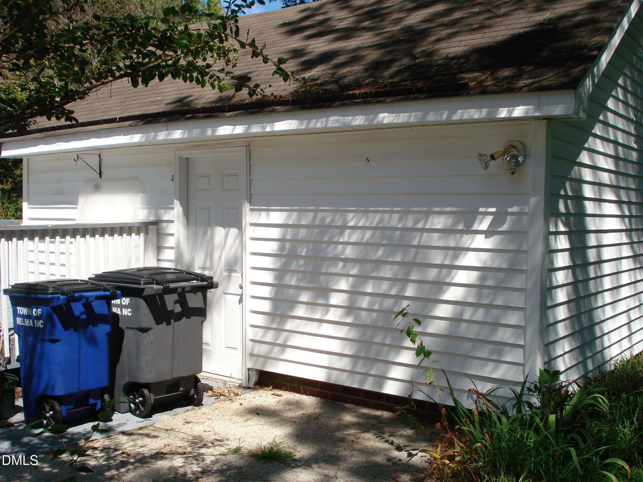 DSC09811 - 700 N Raiford Street, Selma, NC 27576