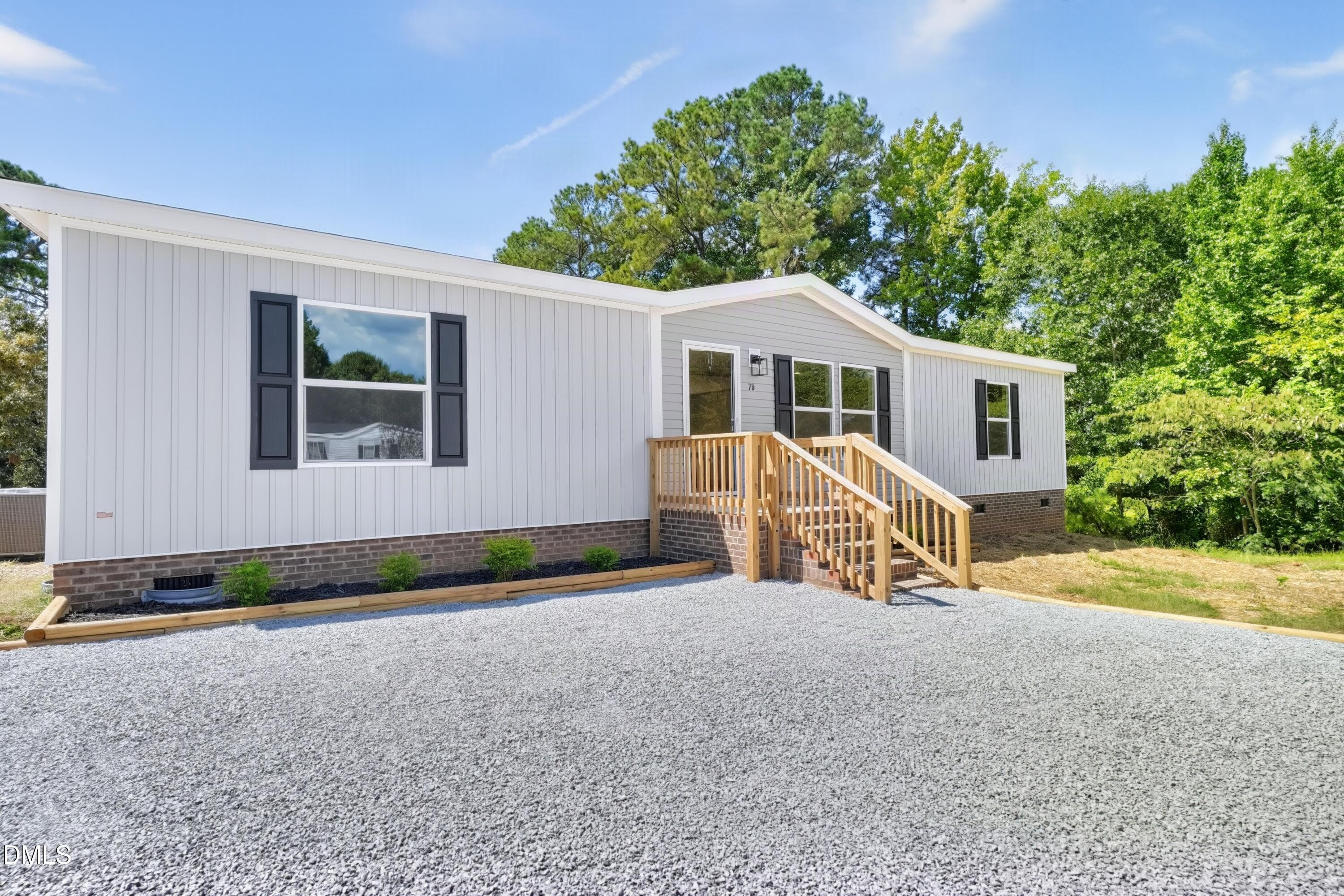 JLR09832 - 79 Maple Street, Coats, NC 27521