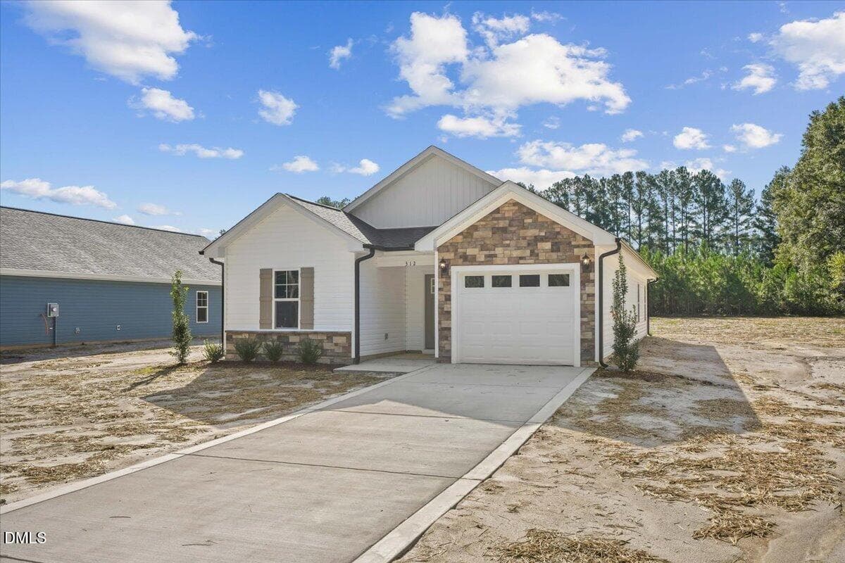 03-312 E Howard St-3 - 312 E Howard Street, Roseboro, NC 28382