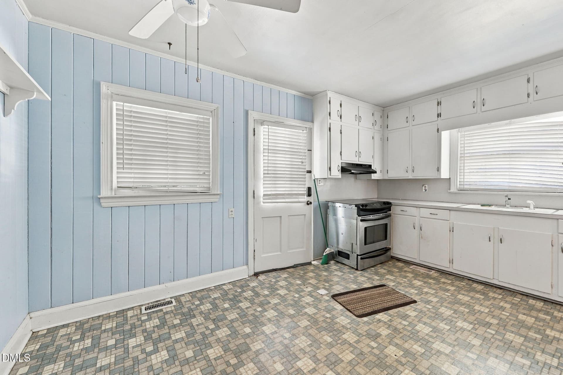 28-web-or-mls-IMG_8403_Edit - 400 N Sumner Street, Selma, NC 27576