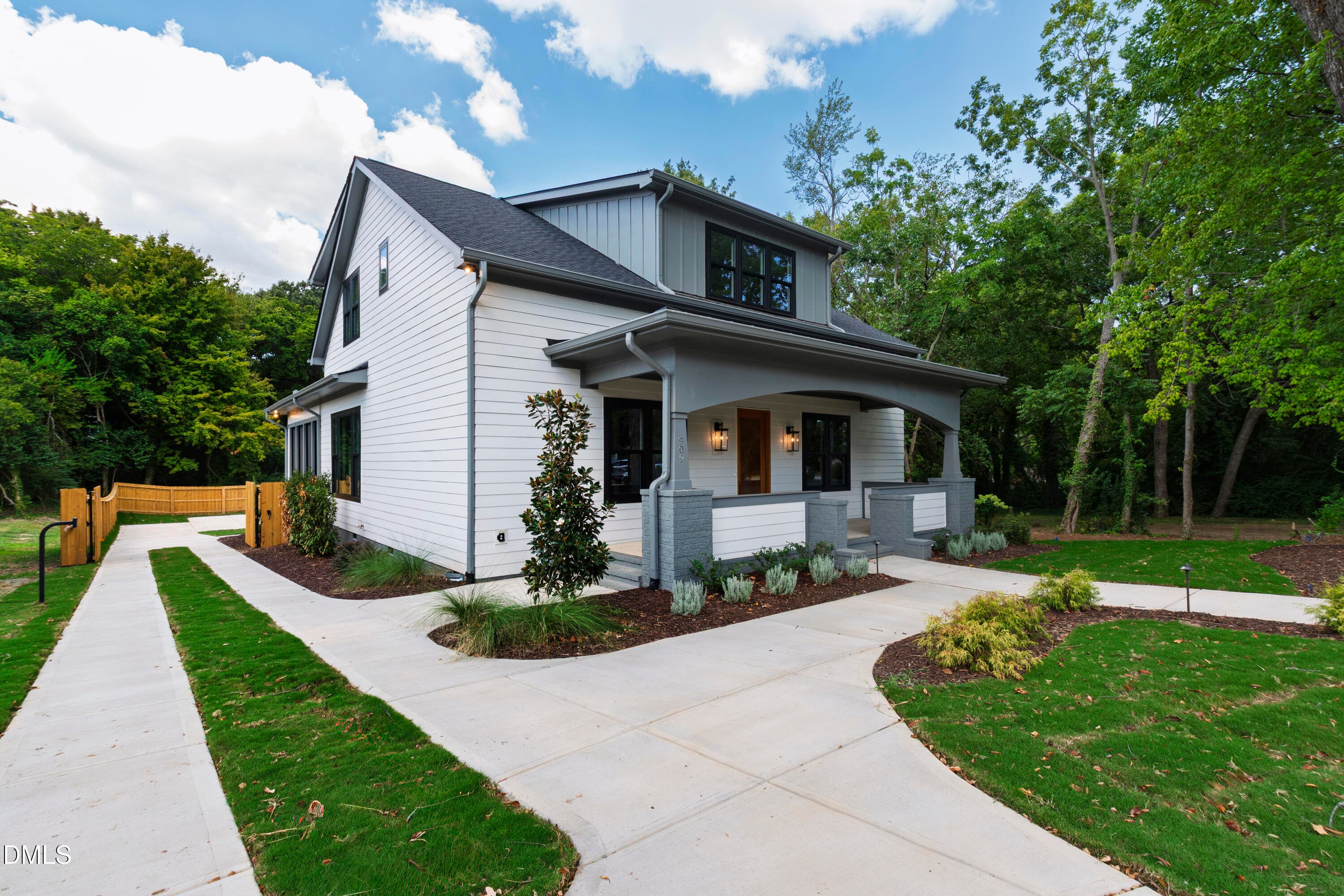 909 Oberlin Road, Raleigh, NC 27605