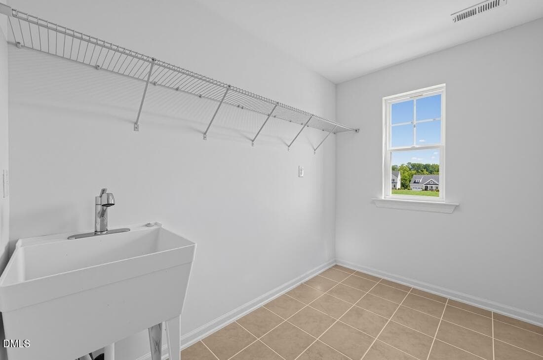 hj-nc-raleigh-silverstone-traditional-as - 2032 Mayglass Drive, Knightdale, NC 27545, Knightdale
