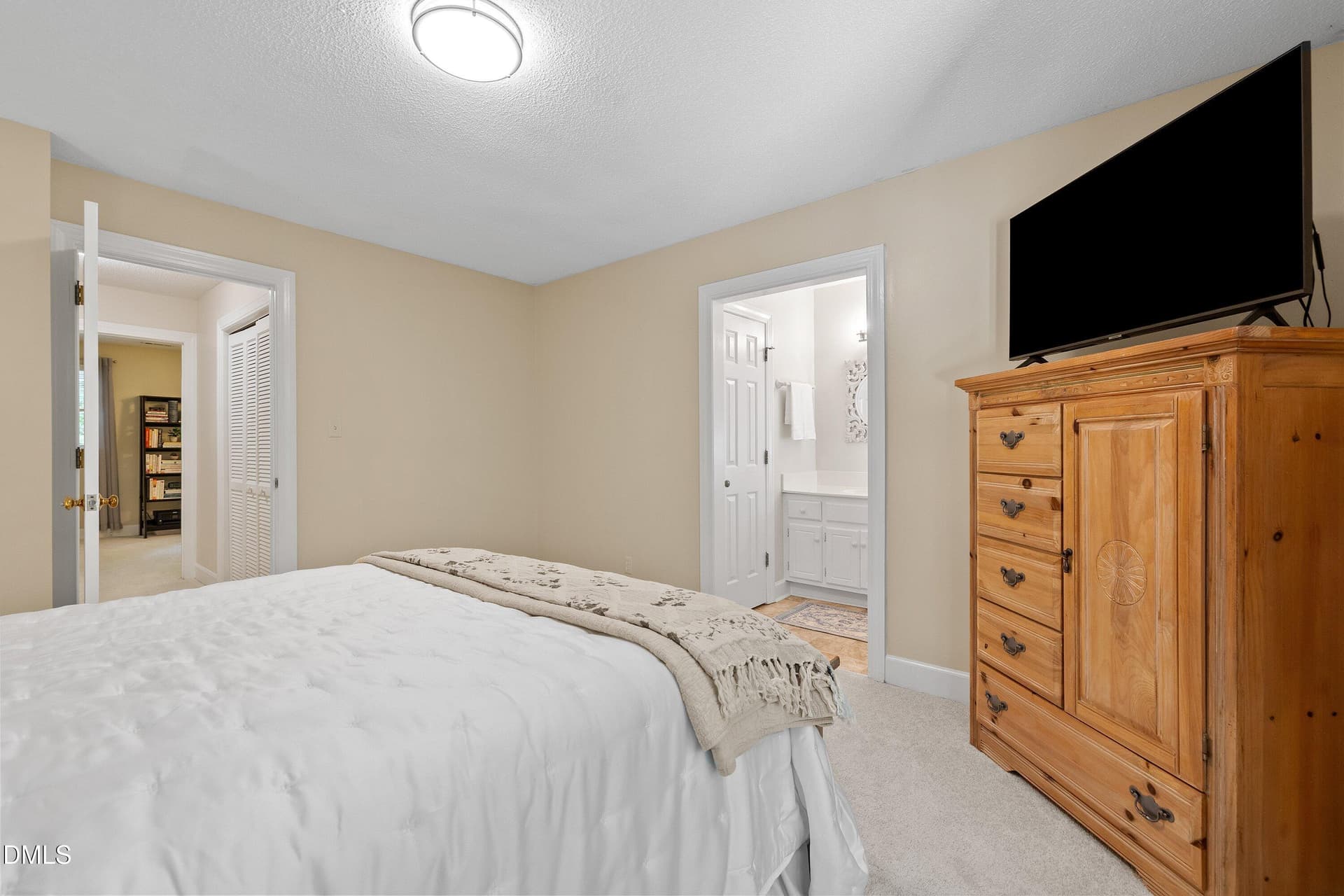 Spacious - 129 Hedgerow Court, Cary, NC 27513