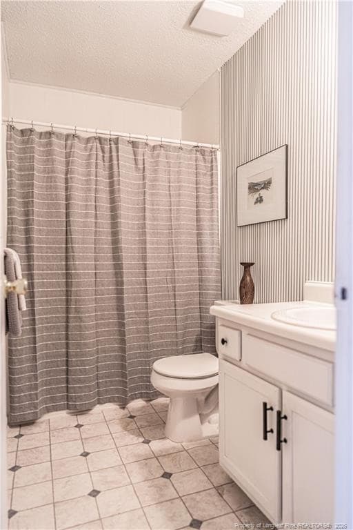 hall bath - 3650 Hanover Drive, Hope Mills, NC 28348
