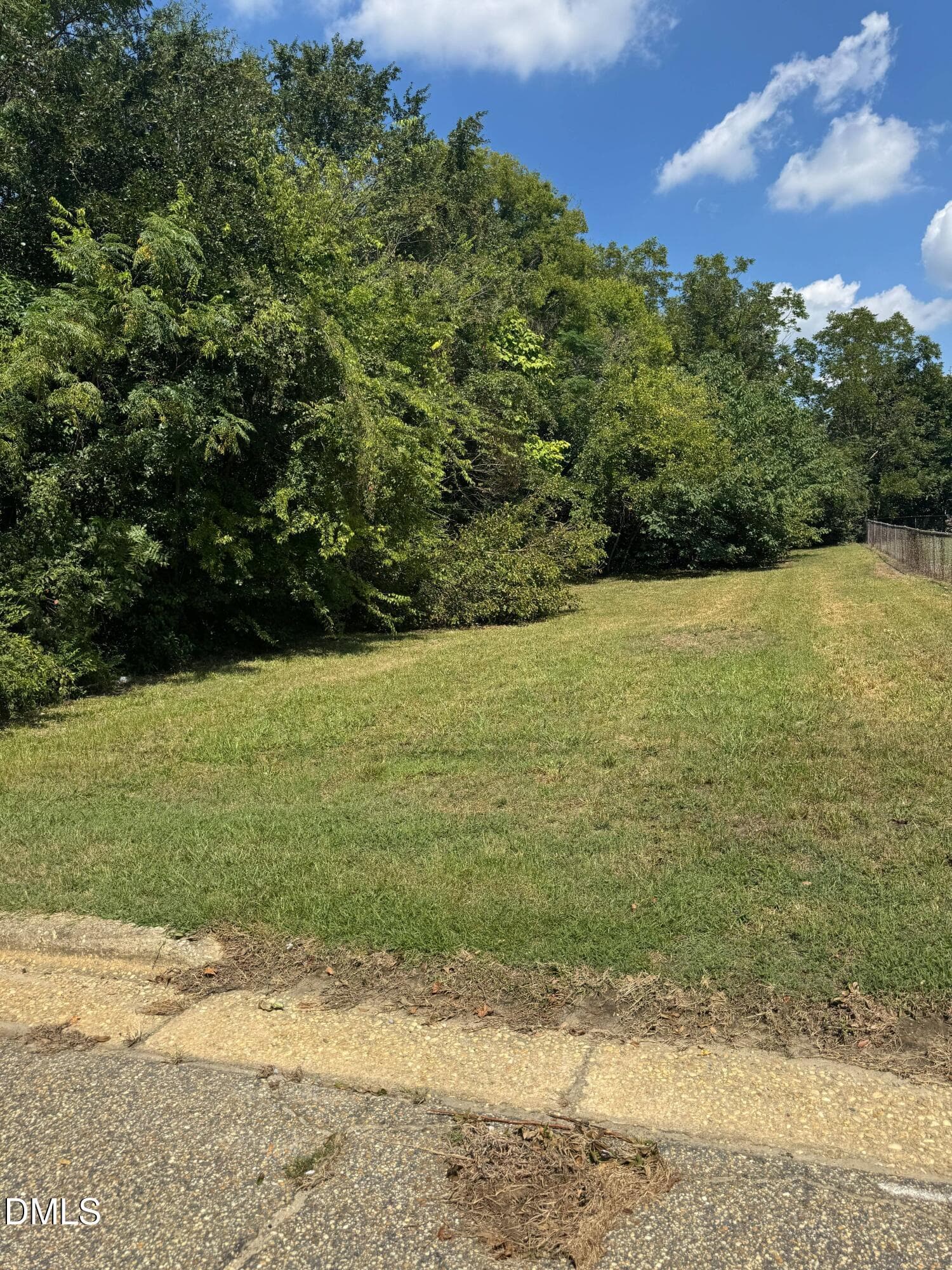 1011 E Broad Street, Dunn, NC 28334