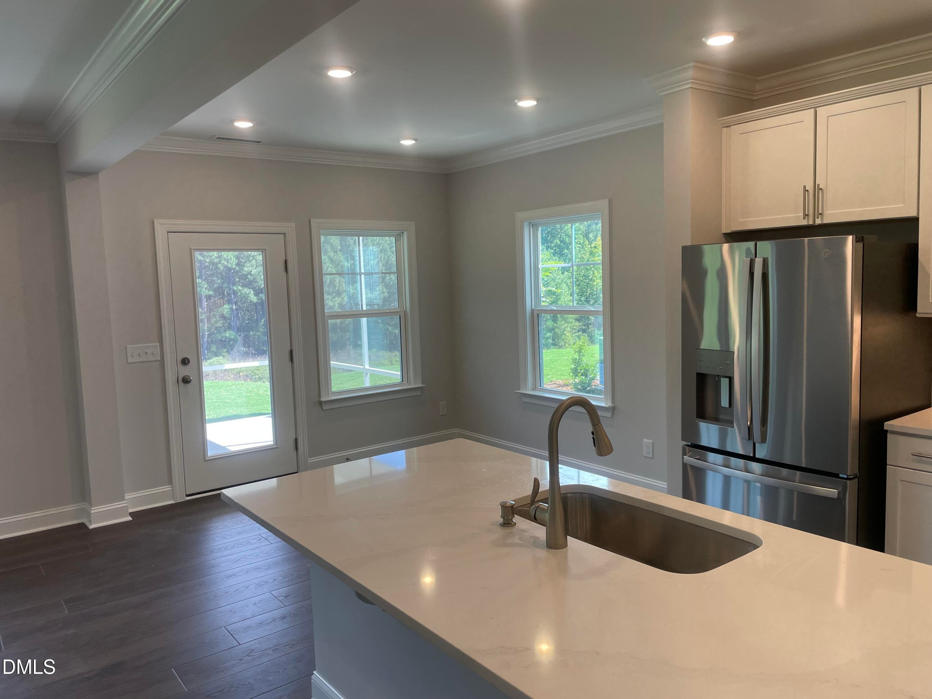149 Kitchen island and casual dining spa - 1056 Constellation Circle, Durham, NC 27703, Durham
