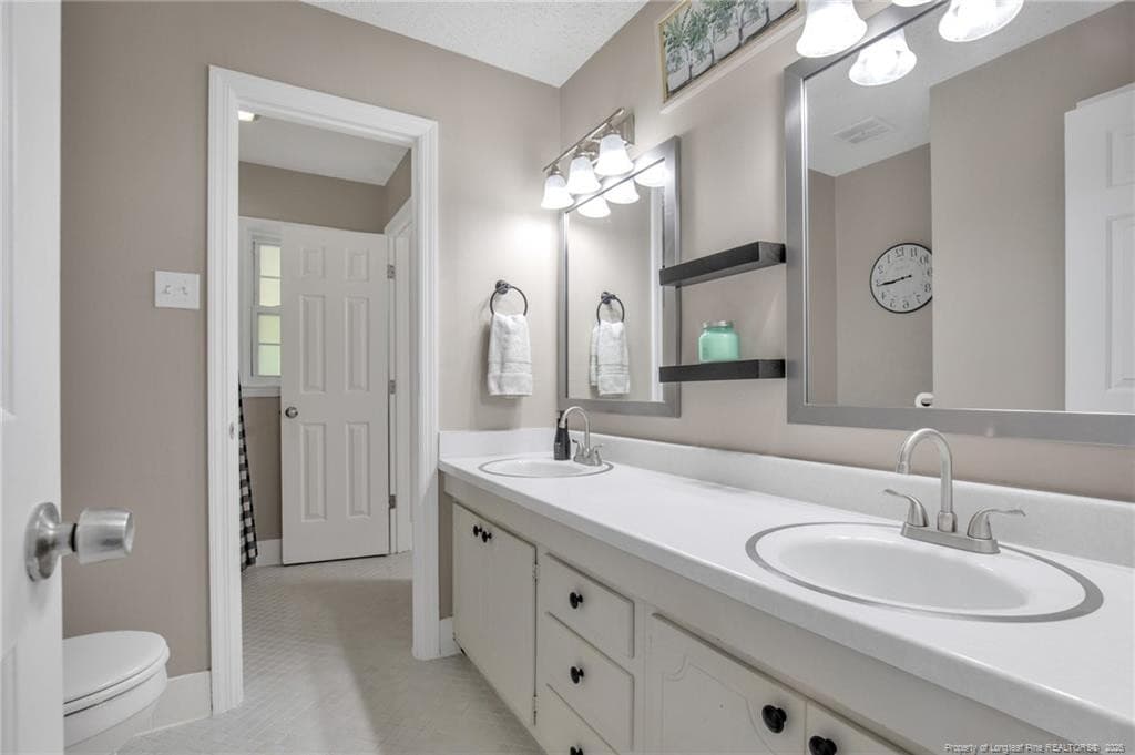 Photo 15 - 3614 Lakeshore Drive, Hope Mills, NC 28348, Hope Mills