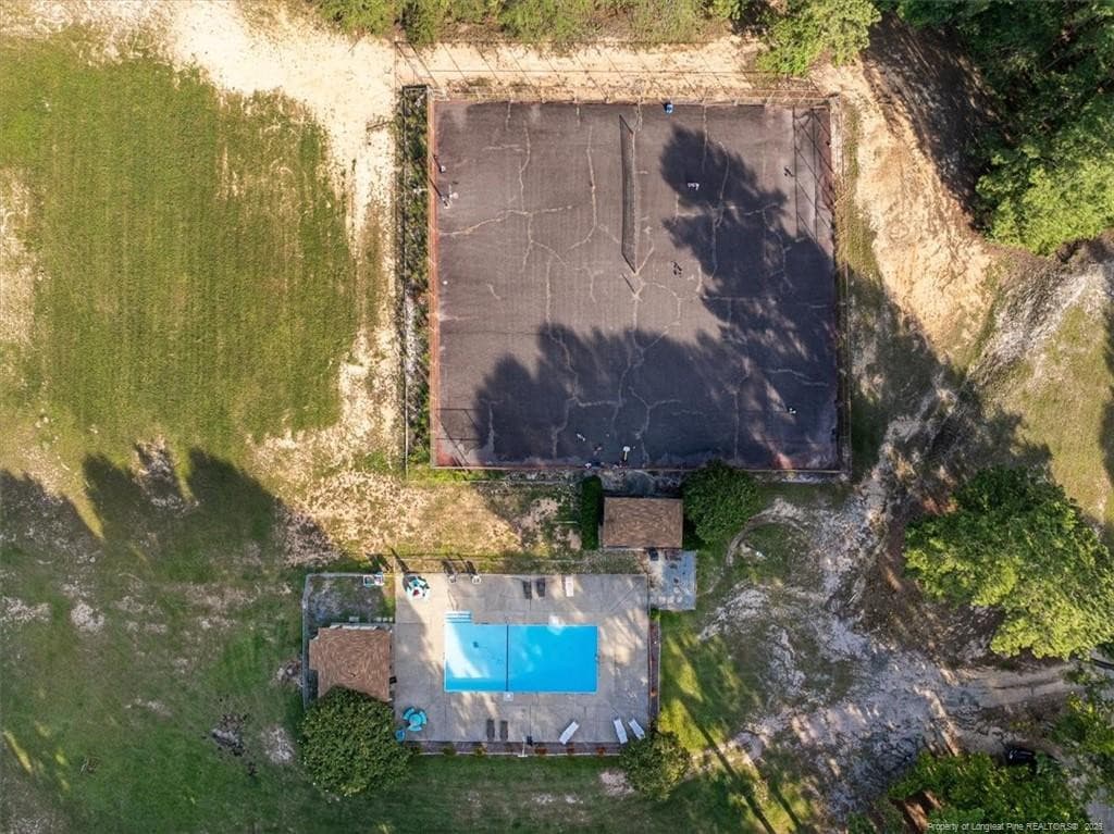 community area - 150 Horseshoe Hill Lane, Carthage, NC 28327