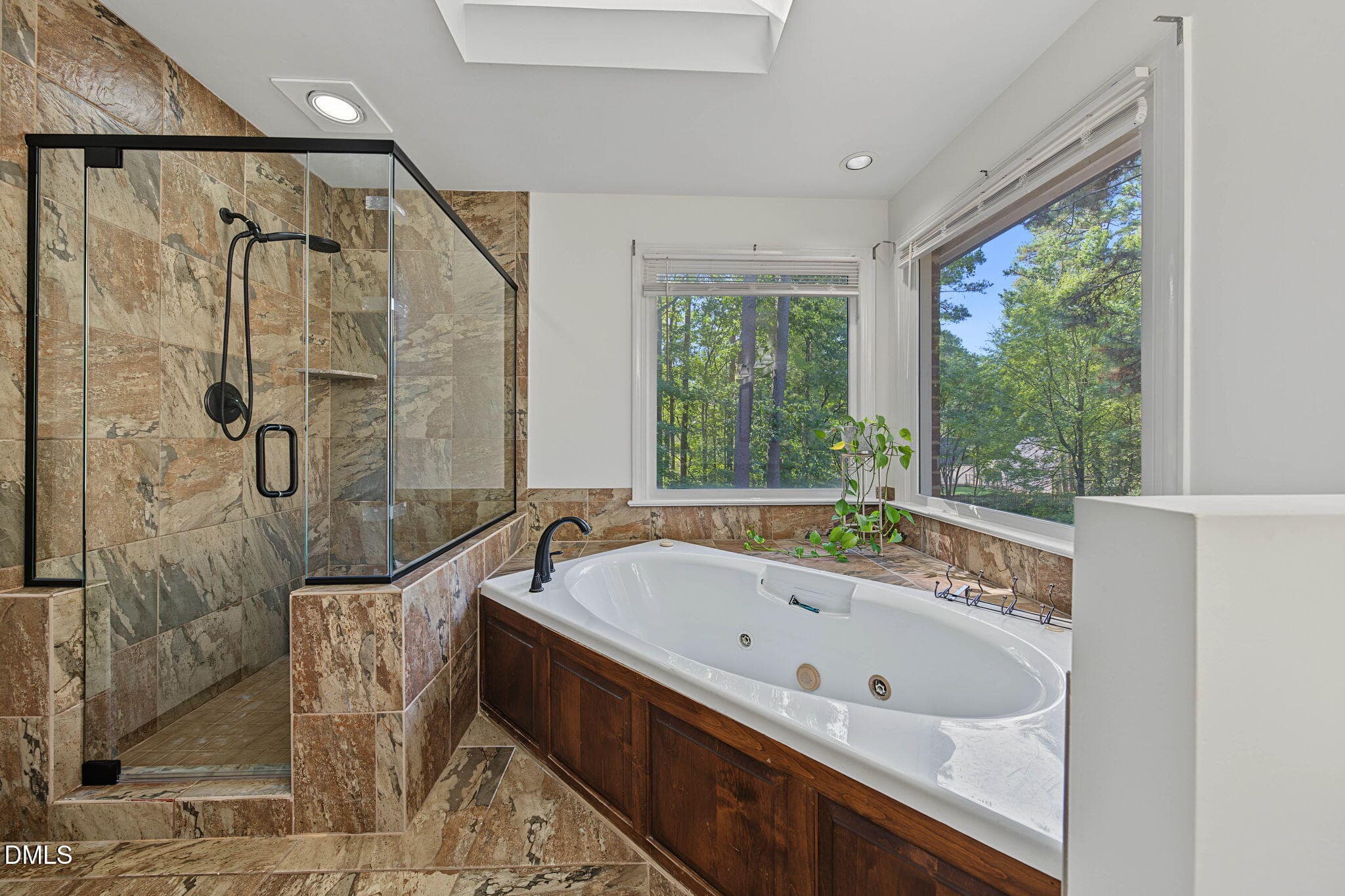 Shower & Soaking Tub - 3320 Buck Run Trail, Wake Forest, NC 27587