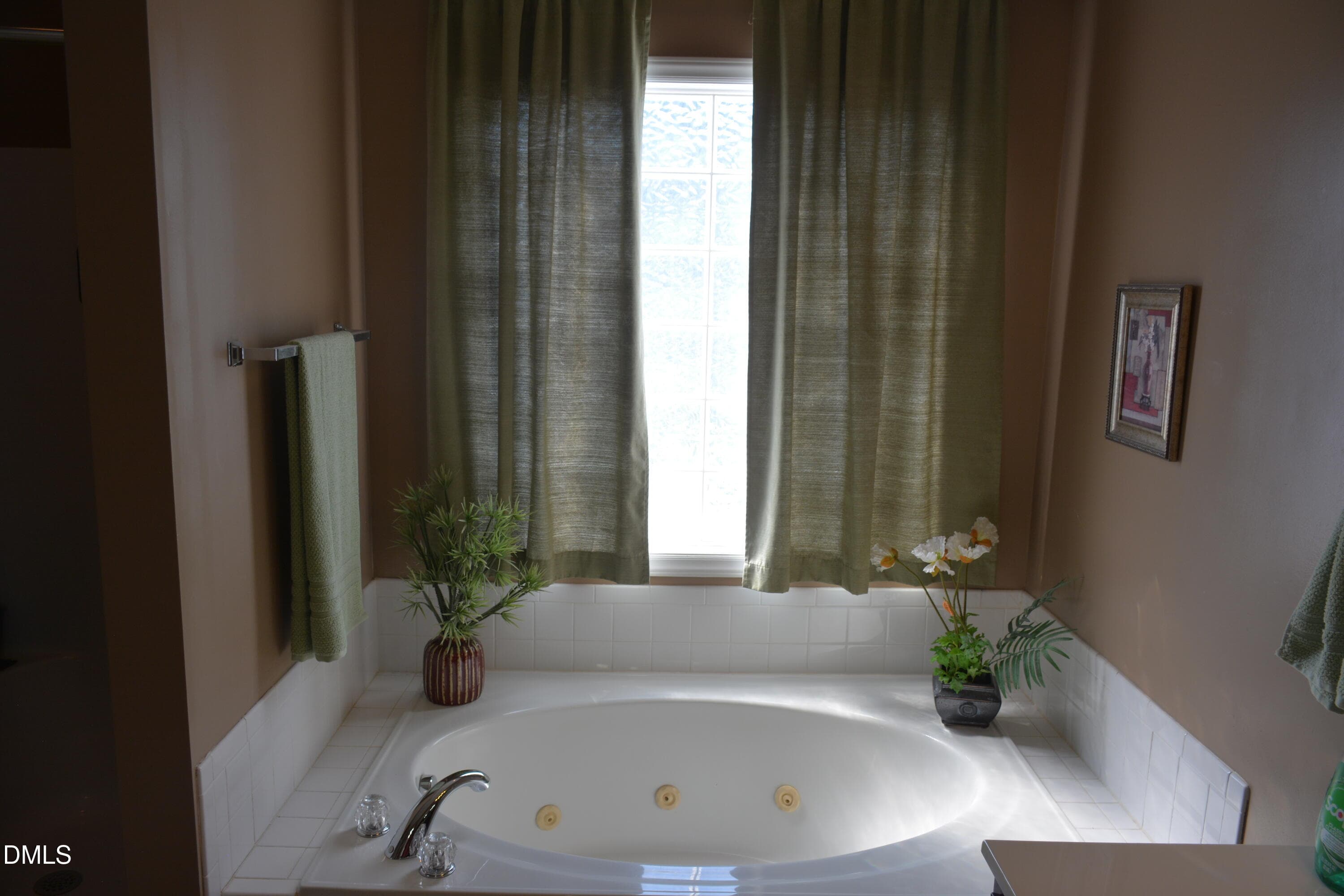 Primary jetted tub - 116 Leggett Drive, Cameron, NC 28326