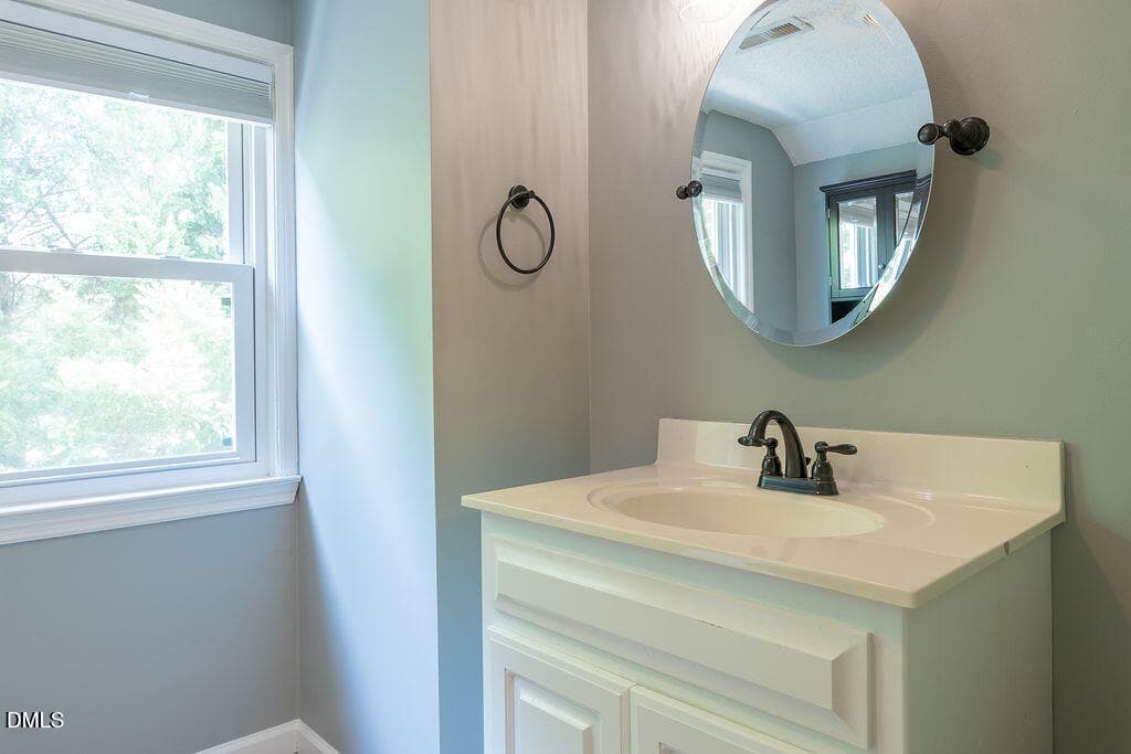 Guest bathroom - 3199 Nc-55, Coats, NC 27521