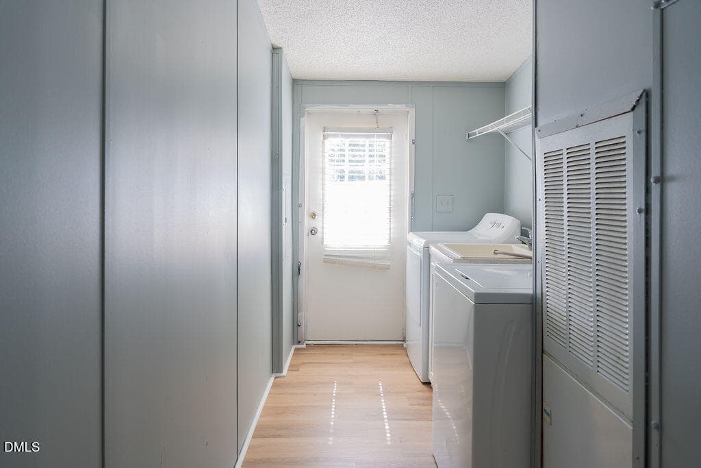 Owner's Entry and Laundry Room - 3199 Nc-55, Coats, NC 27521