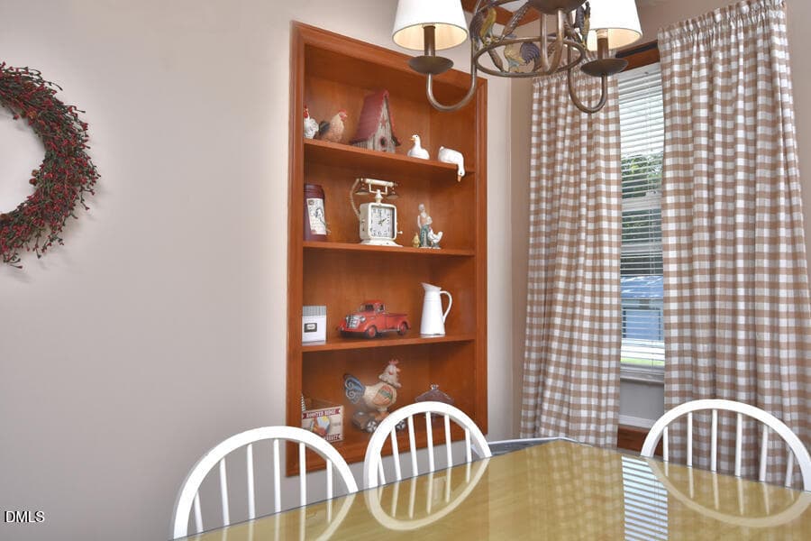 Dining - 108 S Elm Street, Creedmoor, NC 27522, Creedmoor