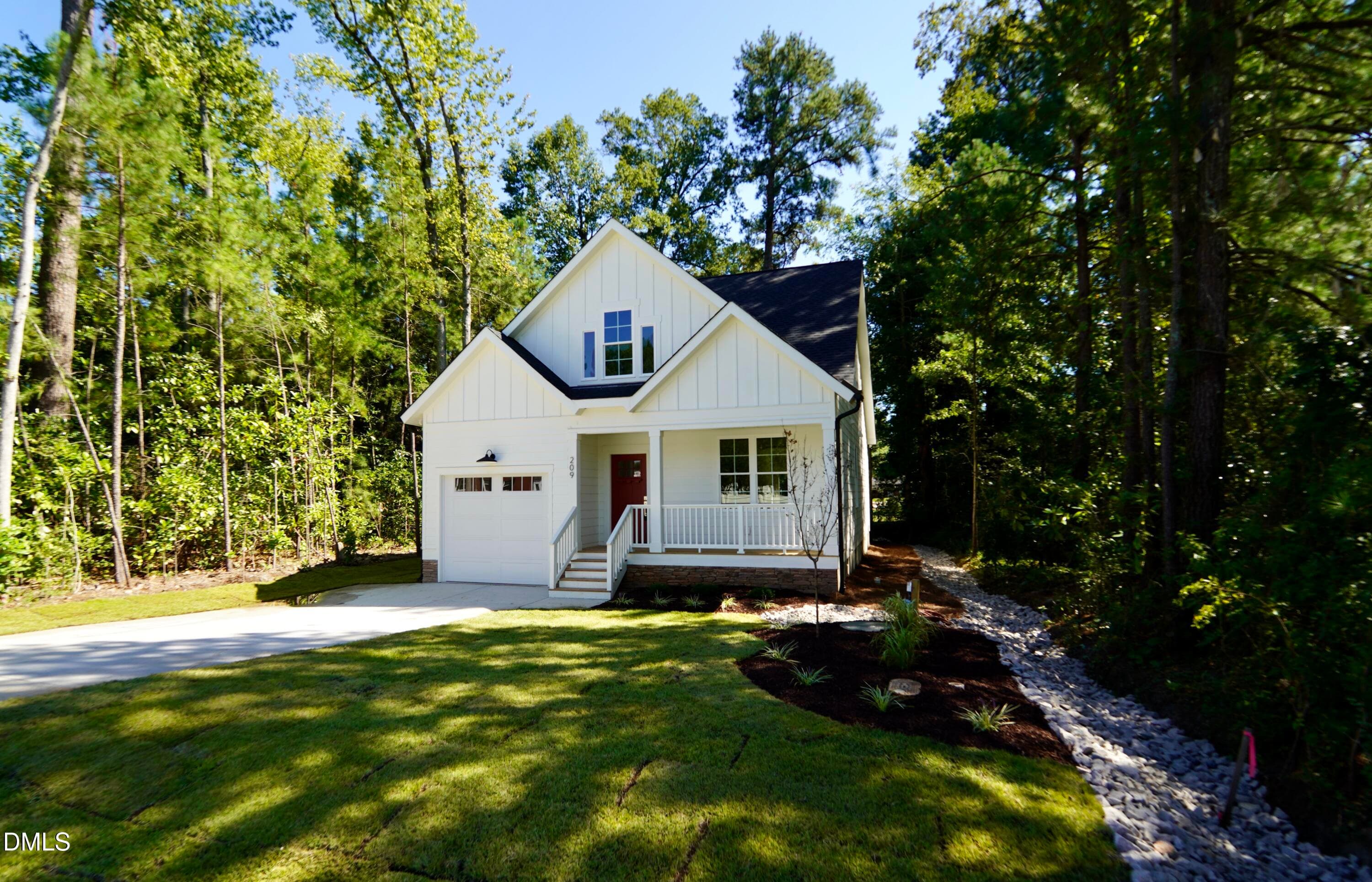 DSC08704 - 209 W Franklin Street, Zebulon, NC 27597
