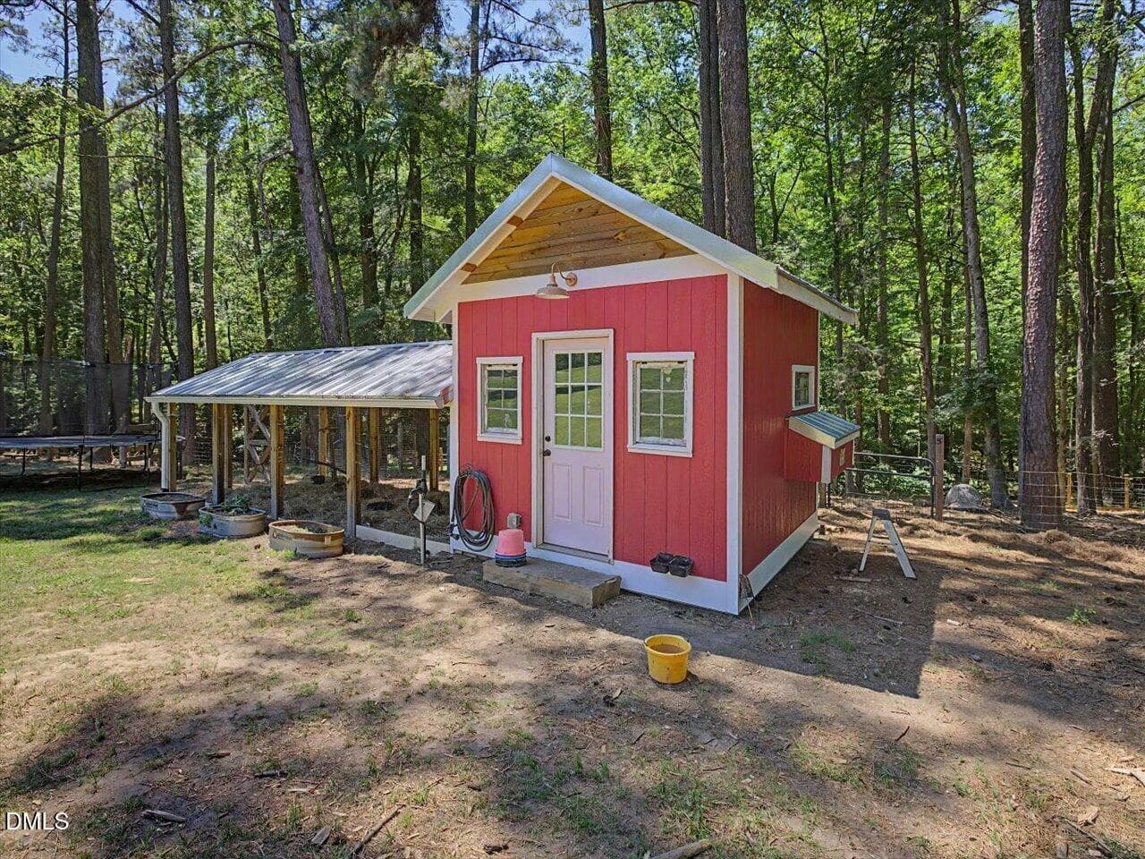 214-Chicken House - 1101 New Hope Church Road, Apex, NC 27523