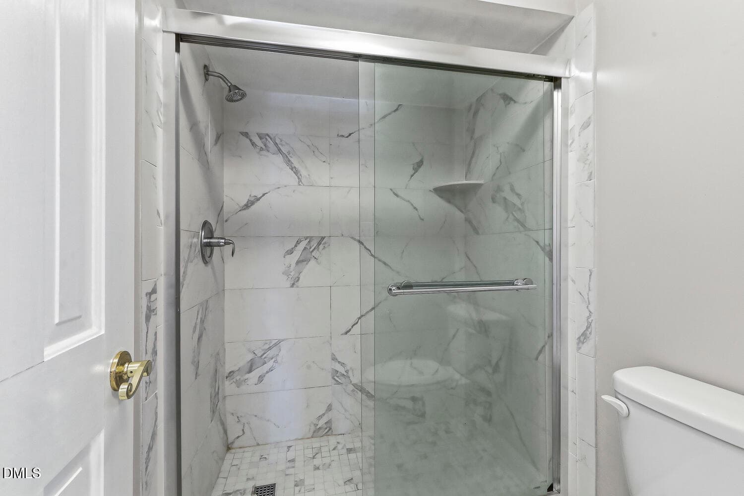 full bath - 902 Albany Court, Raleigh, NC 27615