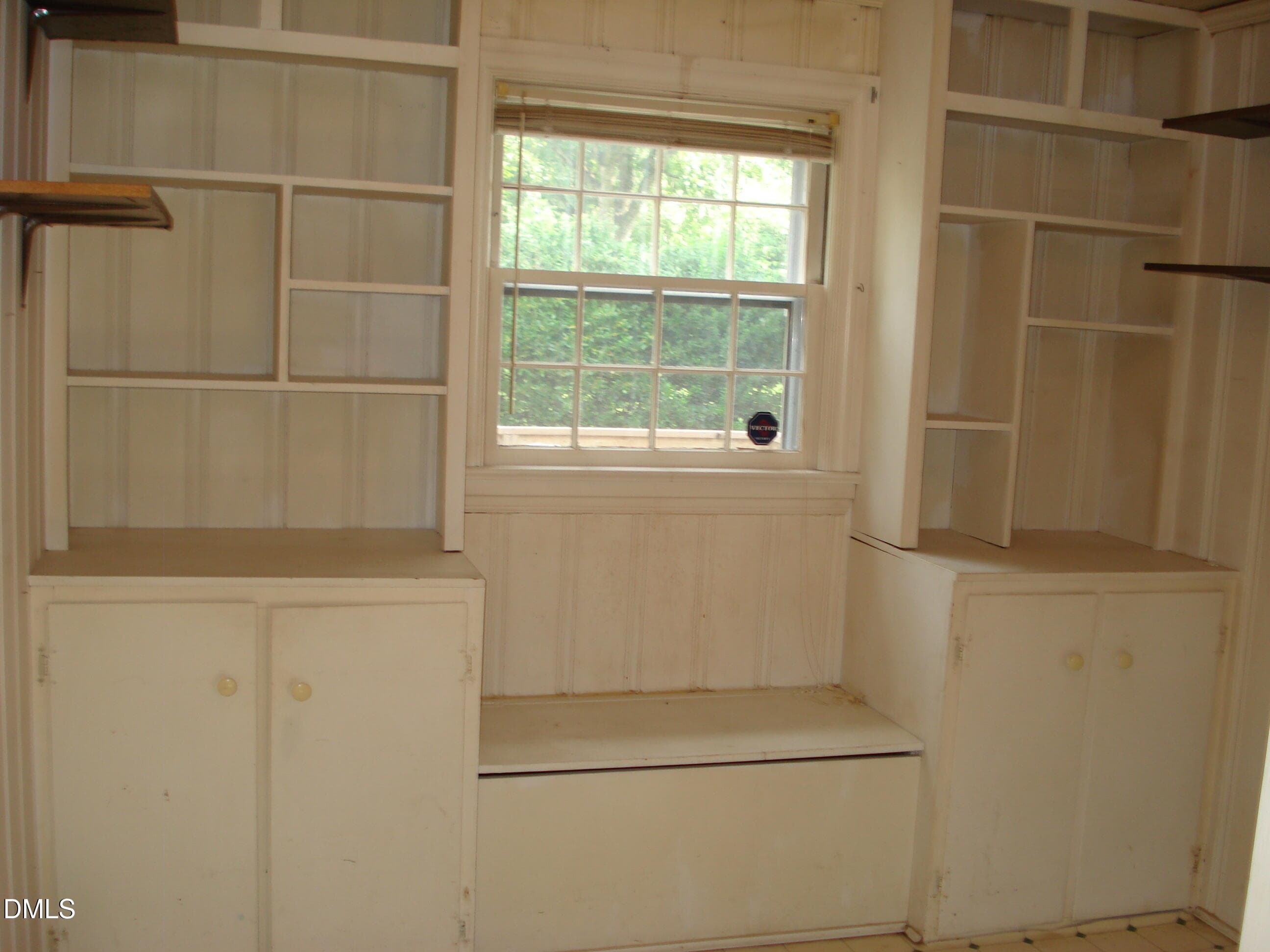 DSC00033 - 700 N Raiford Street, Selma, NC 27576