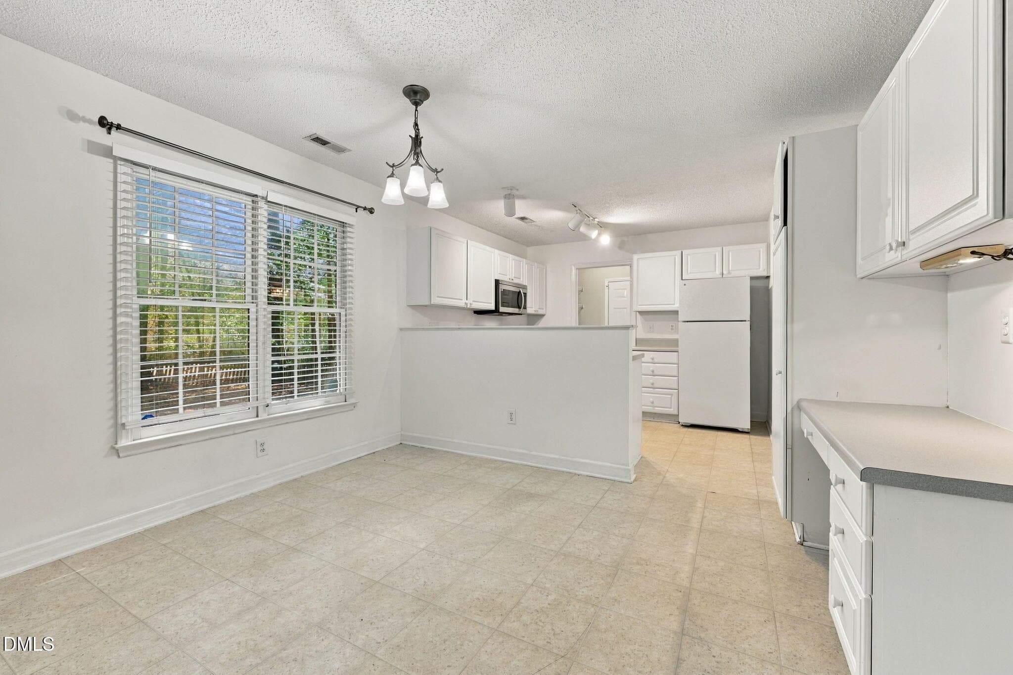 wilderness breakfast kitchen - 3118 Wilderness Road, Durham, NC 27712