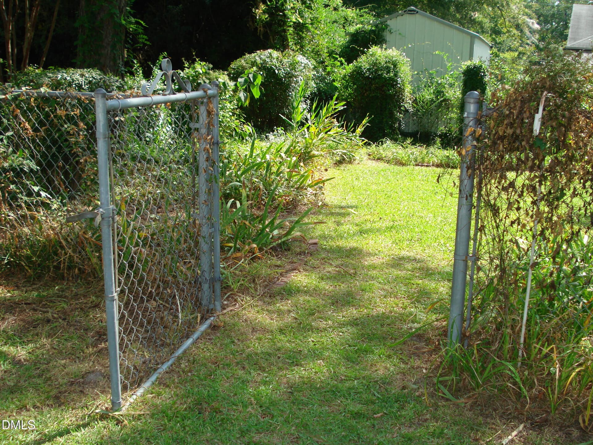 DSC00066 - 700 N Raiford Street, Selma, NC 27576