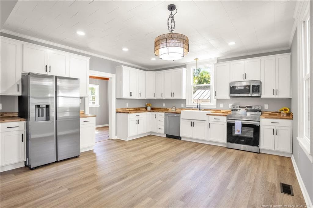 Photo 7 - 806 W Roseboro Street, Roseboro, NC 28382, Roseboro