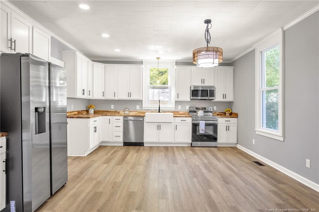 Photo 10 - 806 W Roseboro Street, Roseboro, NC 28382, Roseboro