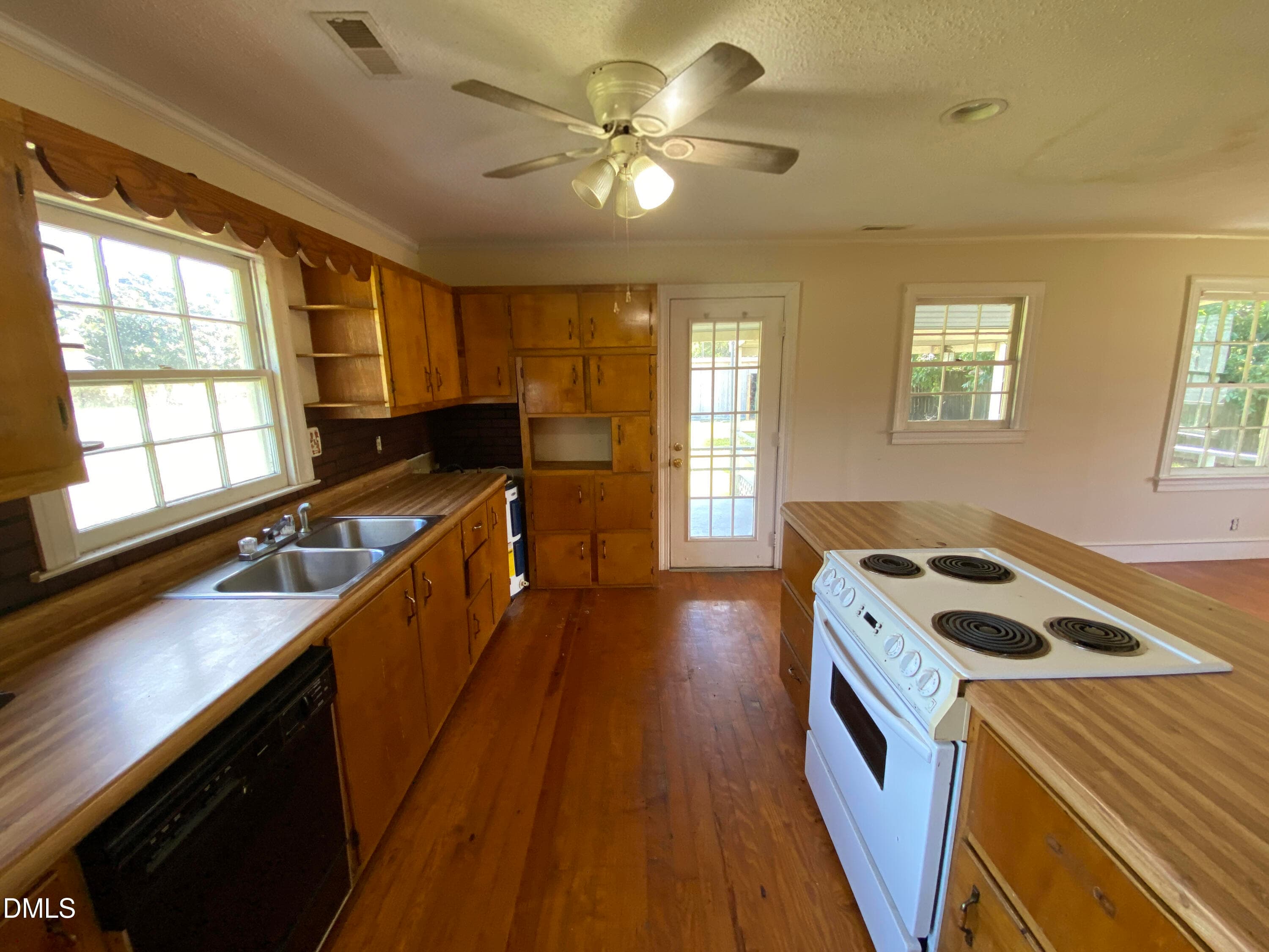 IMG_6812 - 513 Pear Street, Kinston, NC 28504