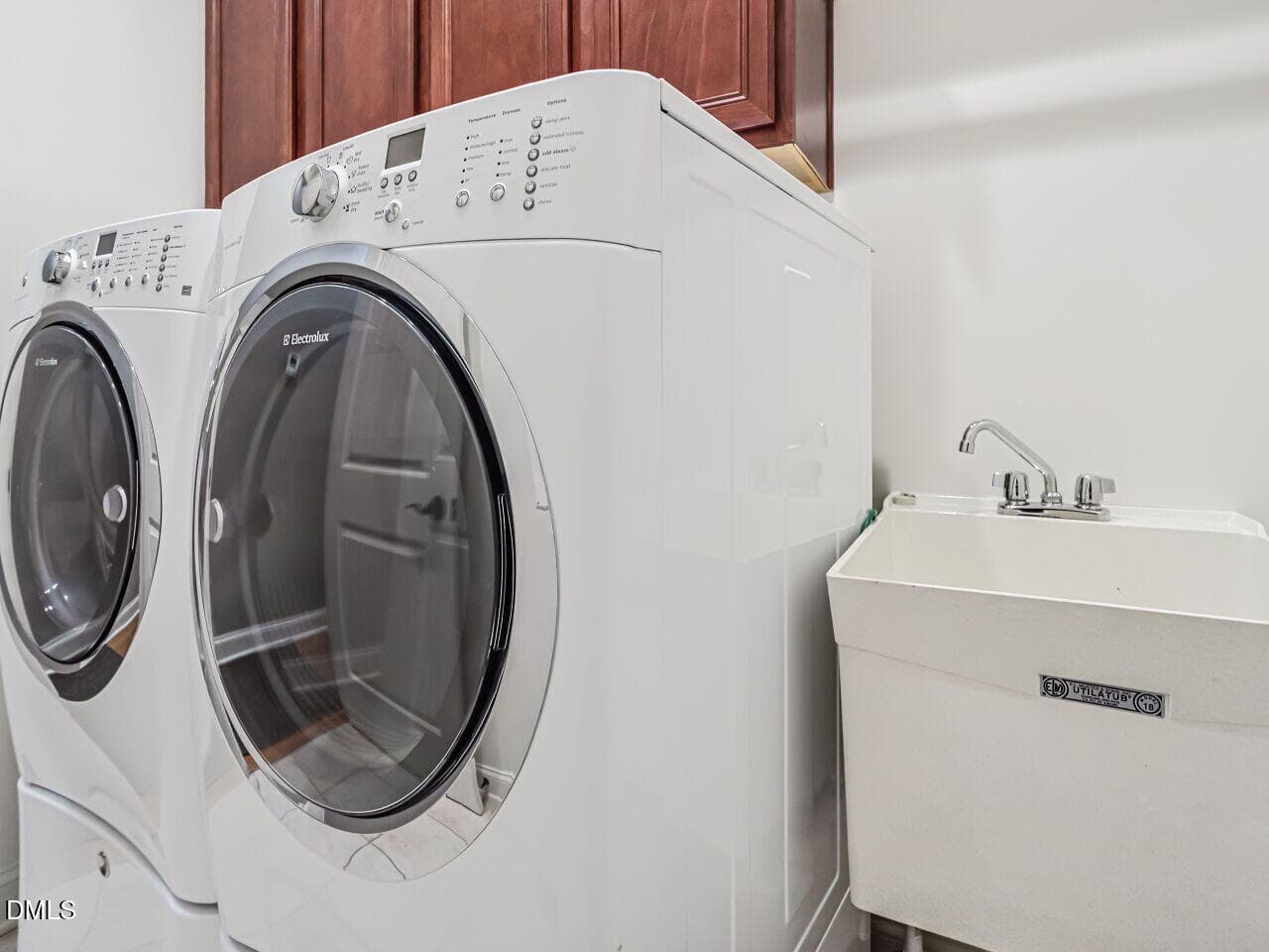 025-1280x960-laundry-room - 1149 Golden Star Way, Wake Forest, NC 27587