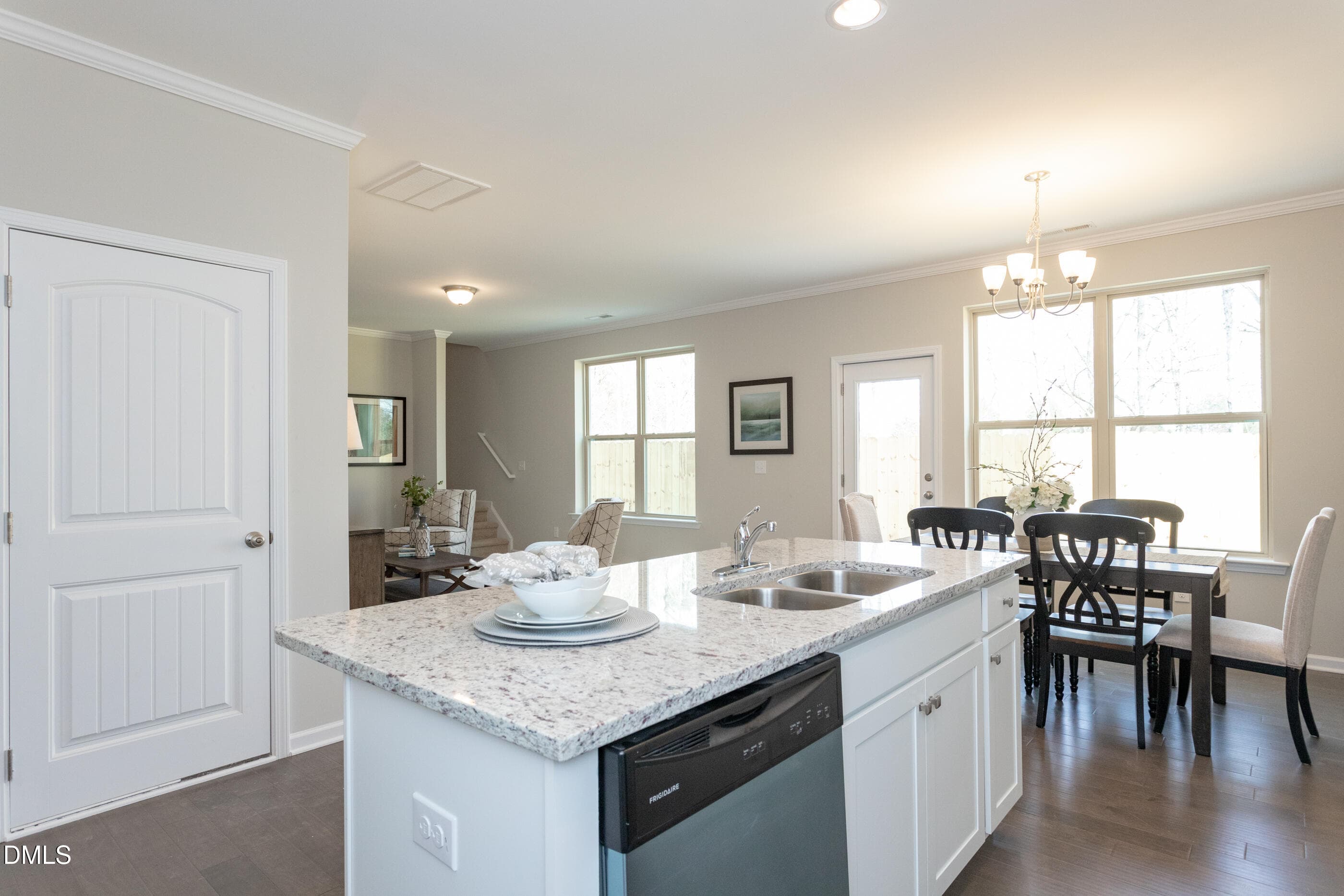 007Kitchen Breakfast - 254 Starlet Rdg Way, Clayton, NC 27520