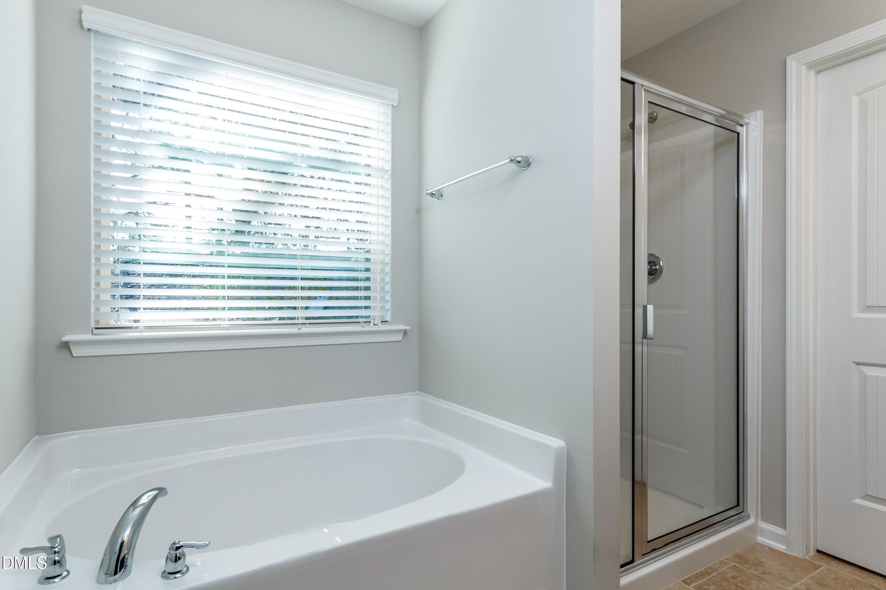 017_Master Bathroom - 254 Starlet Rdg Way, Clayton, NC 27520