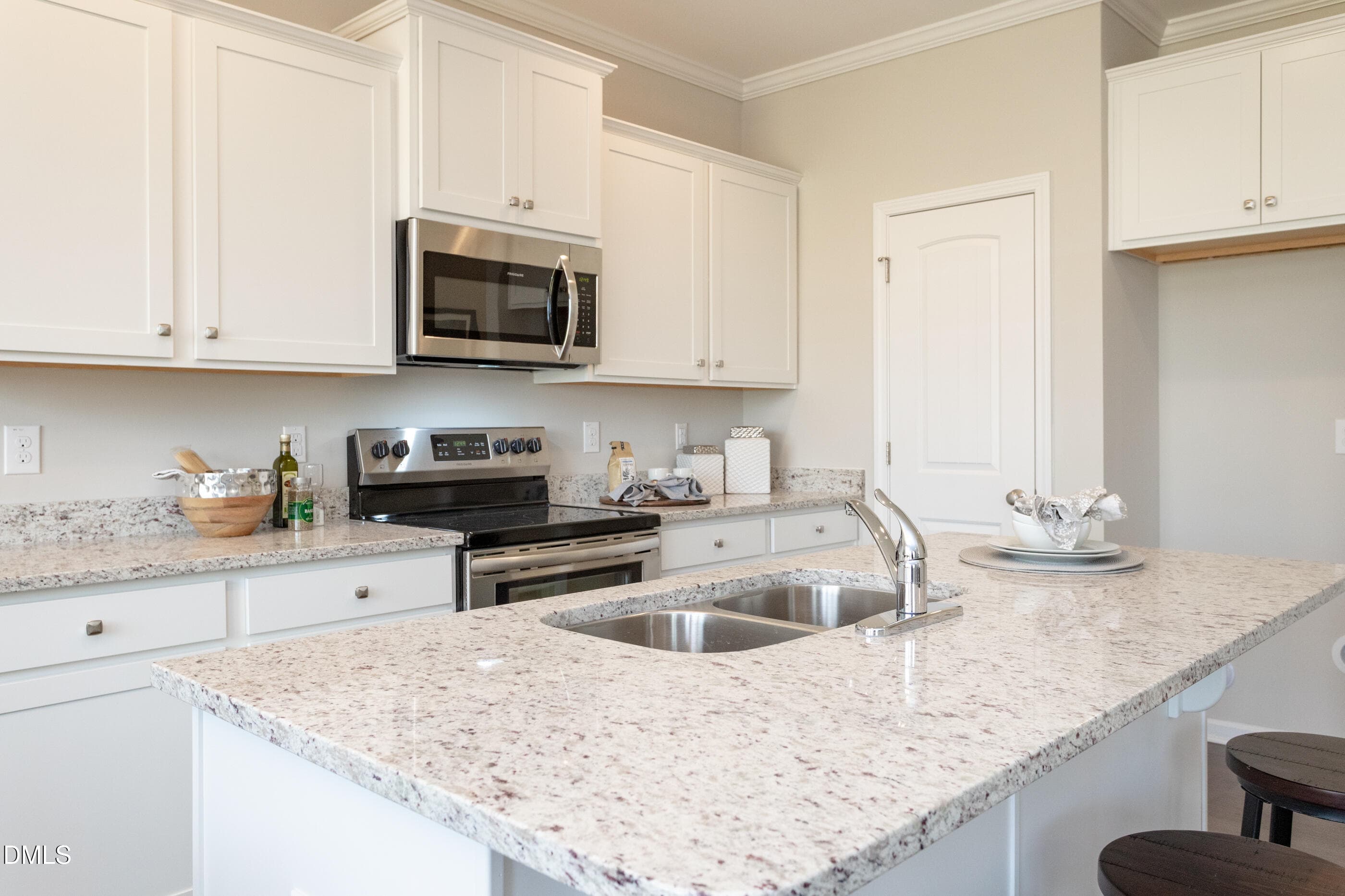 009Kitchen - 254 Starlet Rdg Way, Clayton, NC 27520