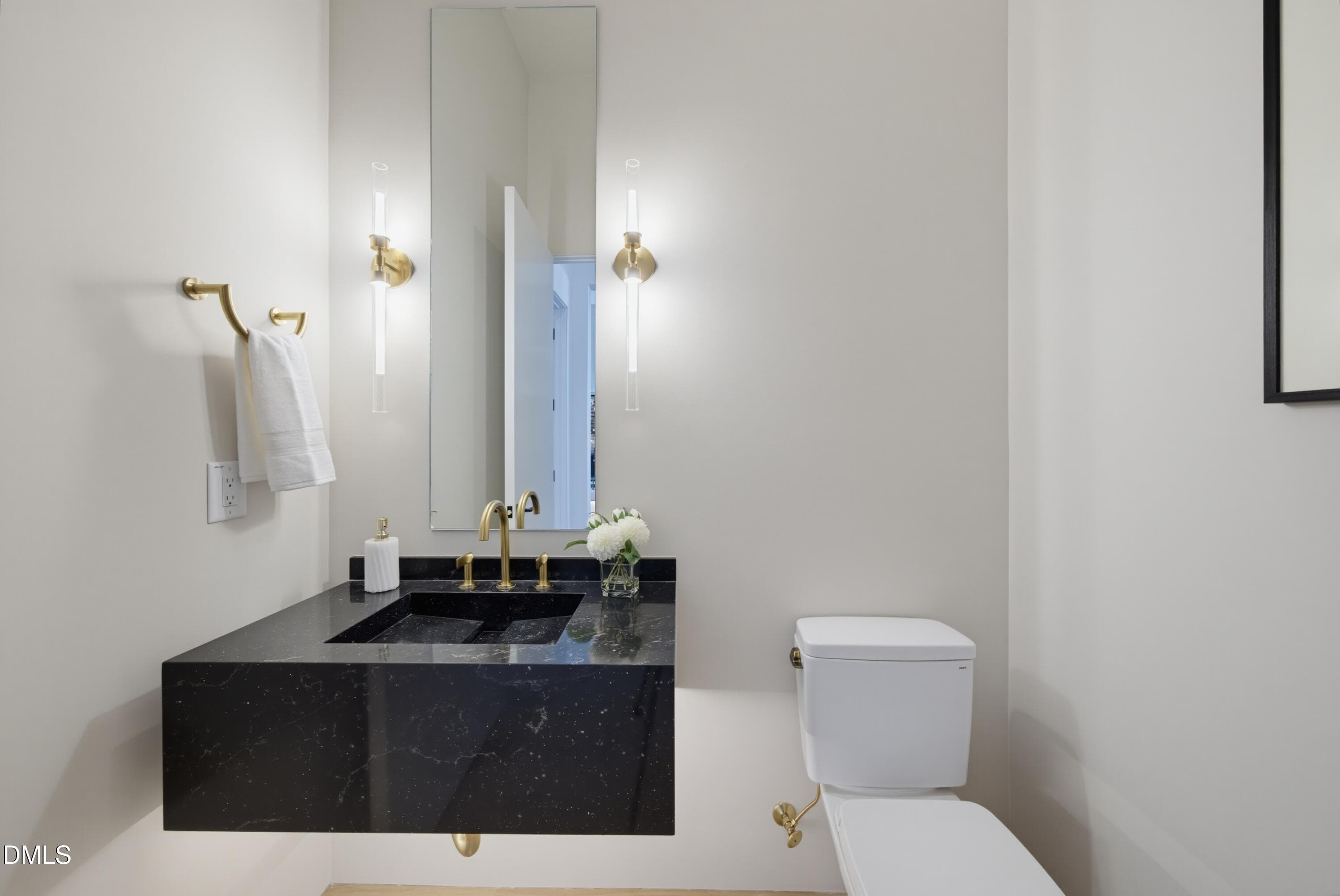 Powder Bath - 305 Dartmouth Road, Raleigh, NC 27609