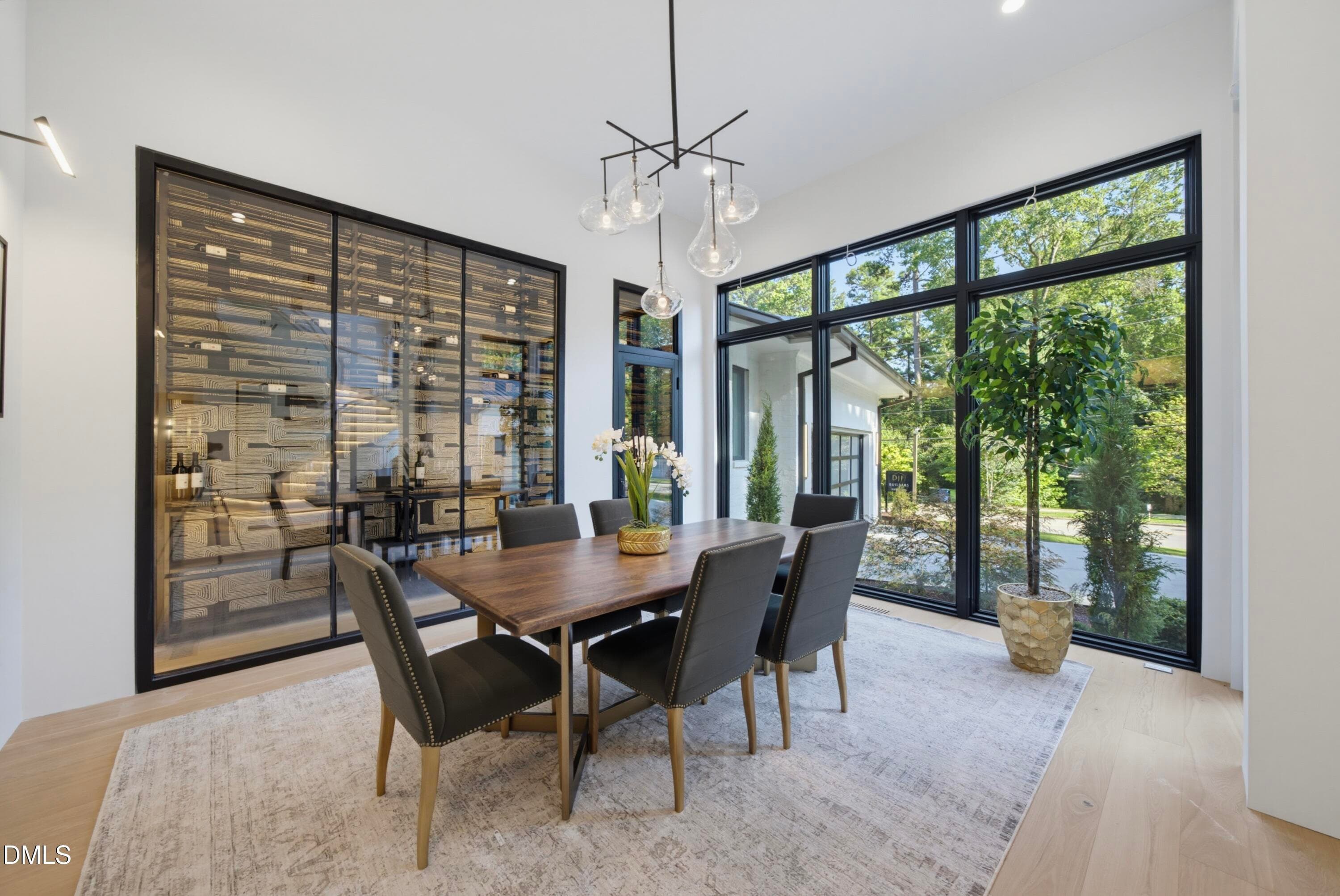 Dining - 305 Dartmouth Road, Raleigh, NC 27609