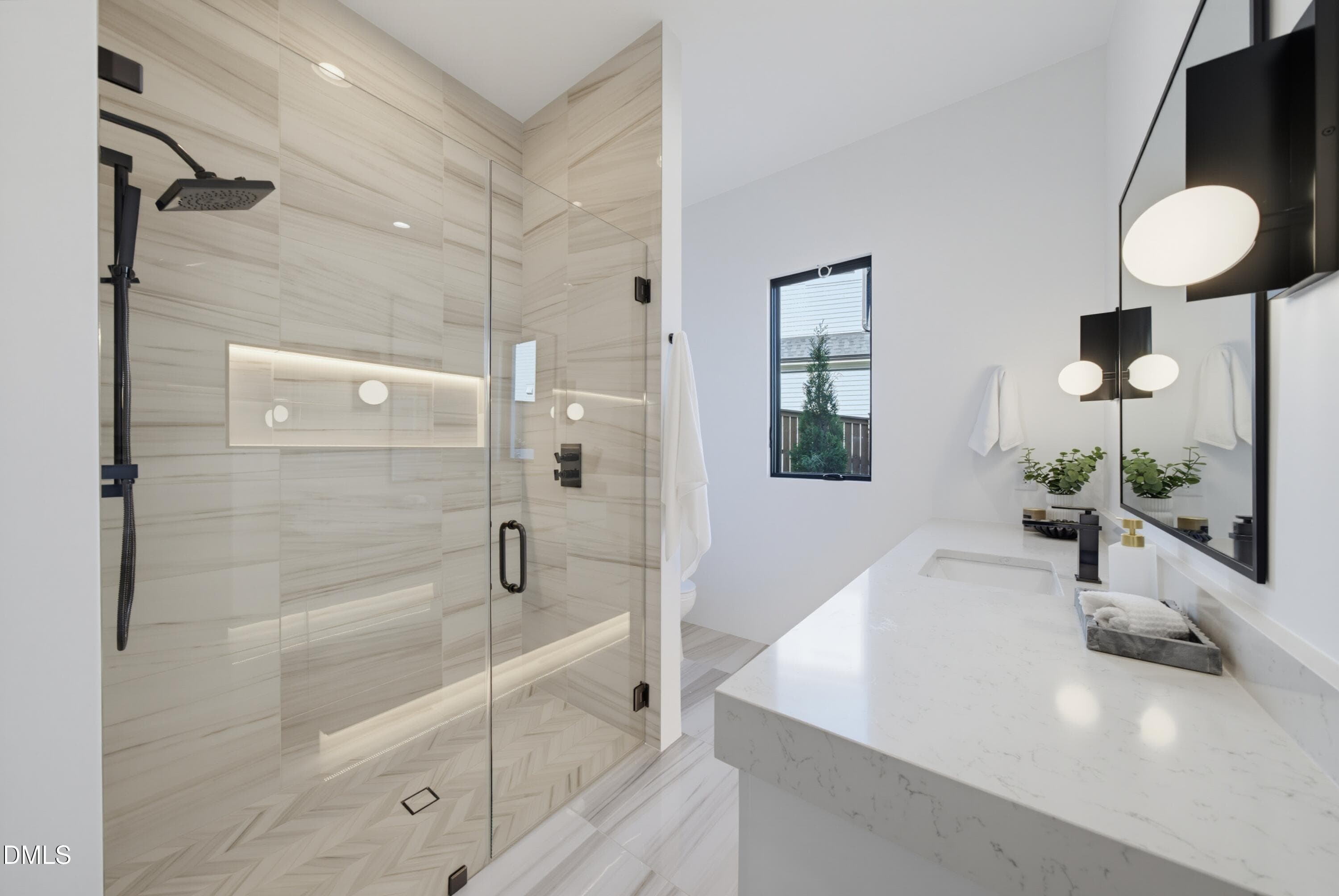 Guest Ensuite - 305 Dartmouth Road, Raleigh, NC 27609