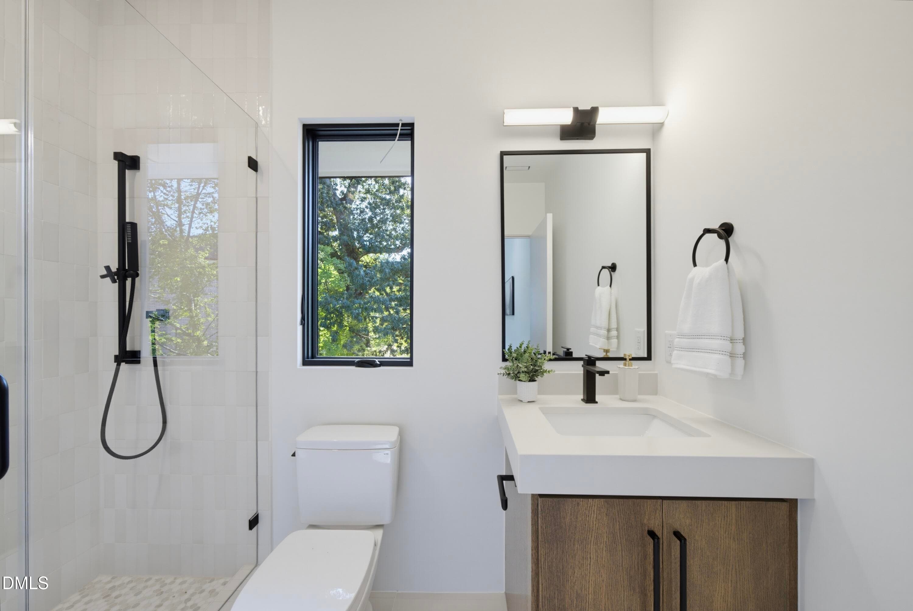 Ensuite Bath - 305 Dartmouth Road, Raleigh, NC 27609