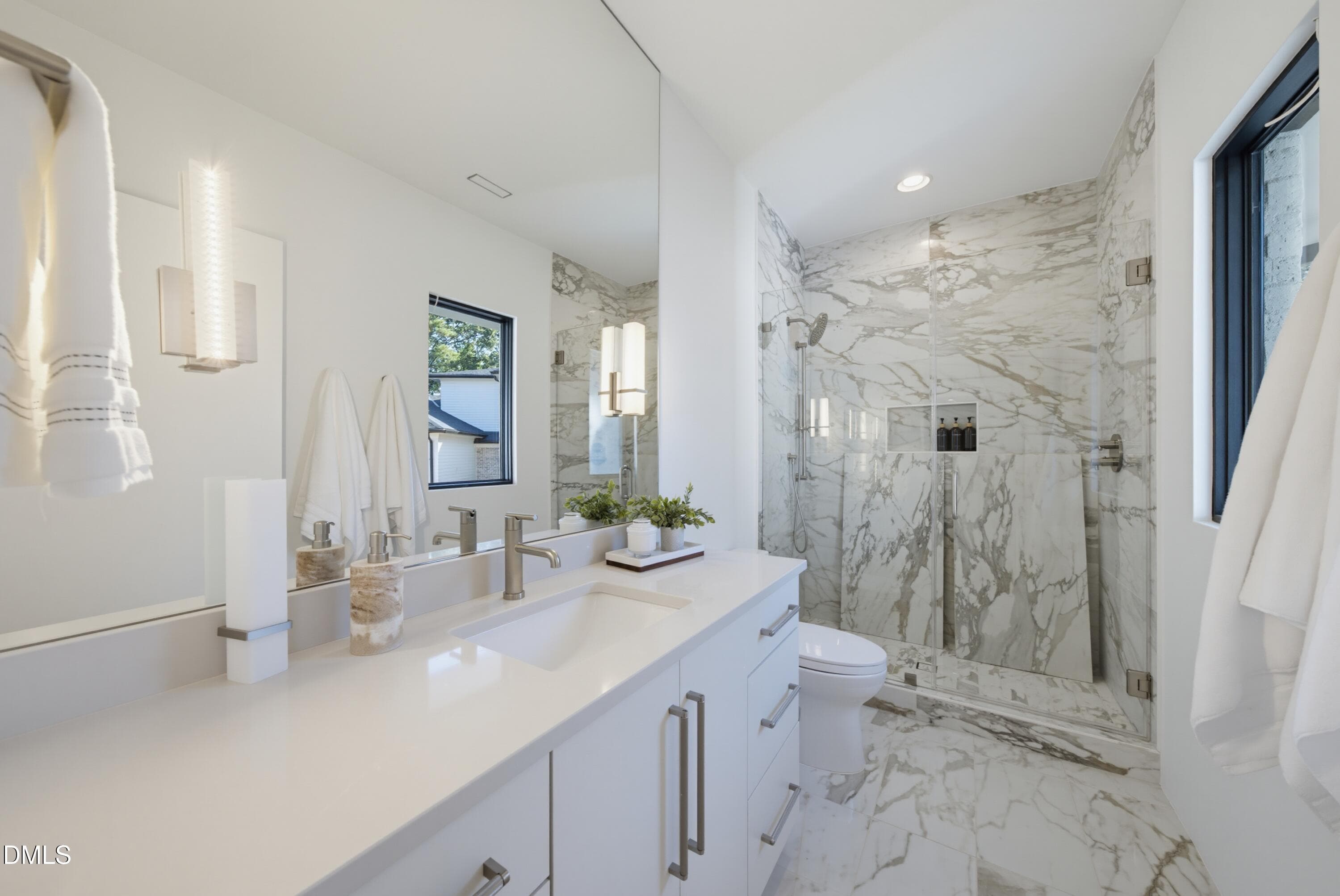 Ensuite Bath - 305 Dartmouth Road, Raleigh, NC 27609