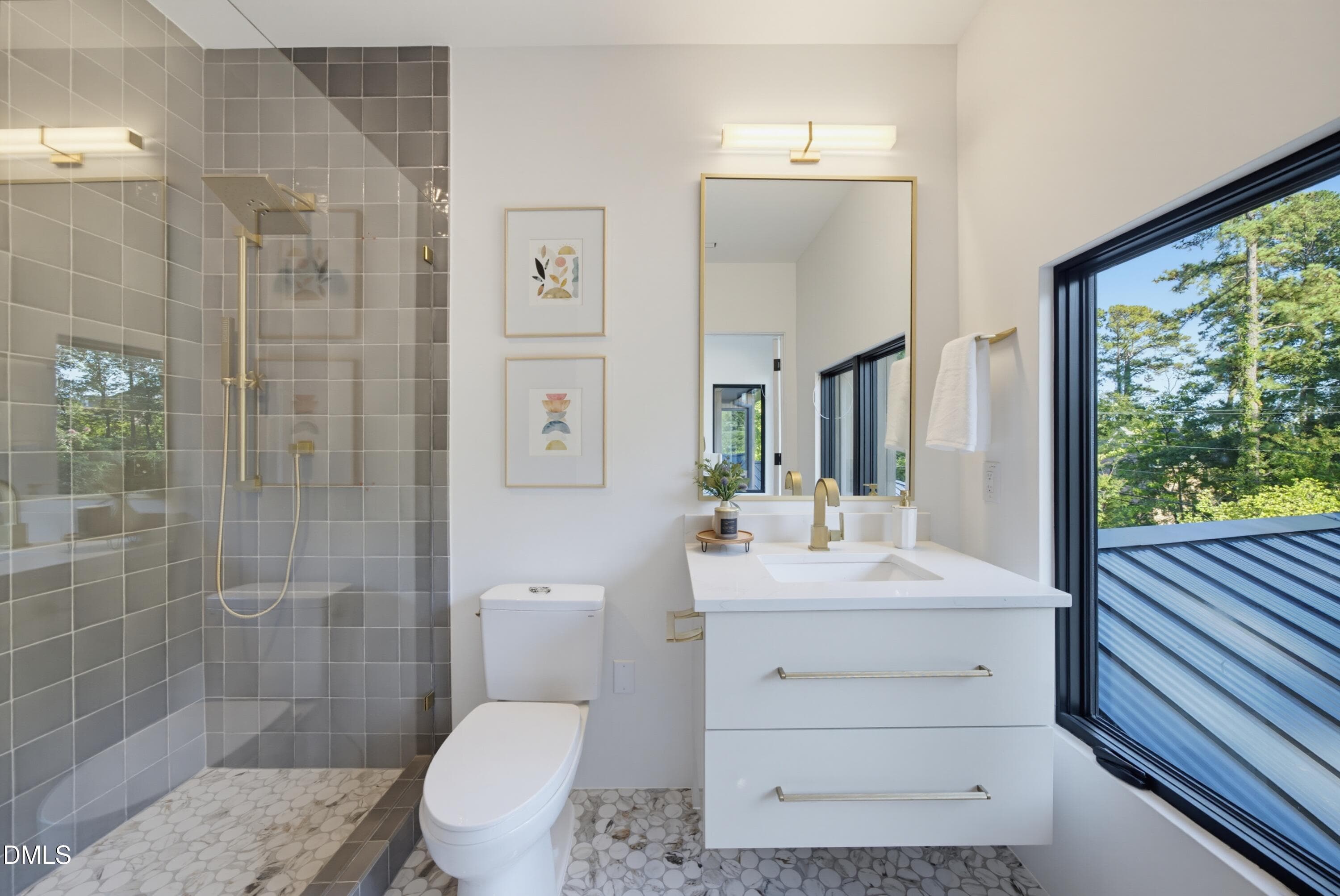 Ensuite Bath - 305 Dartmouth Road, Raleigh, NC 27609