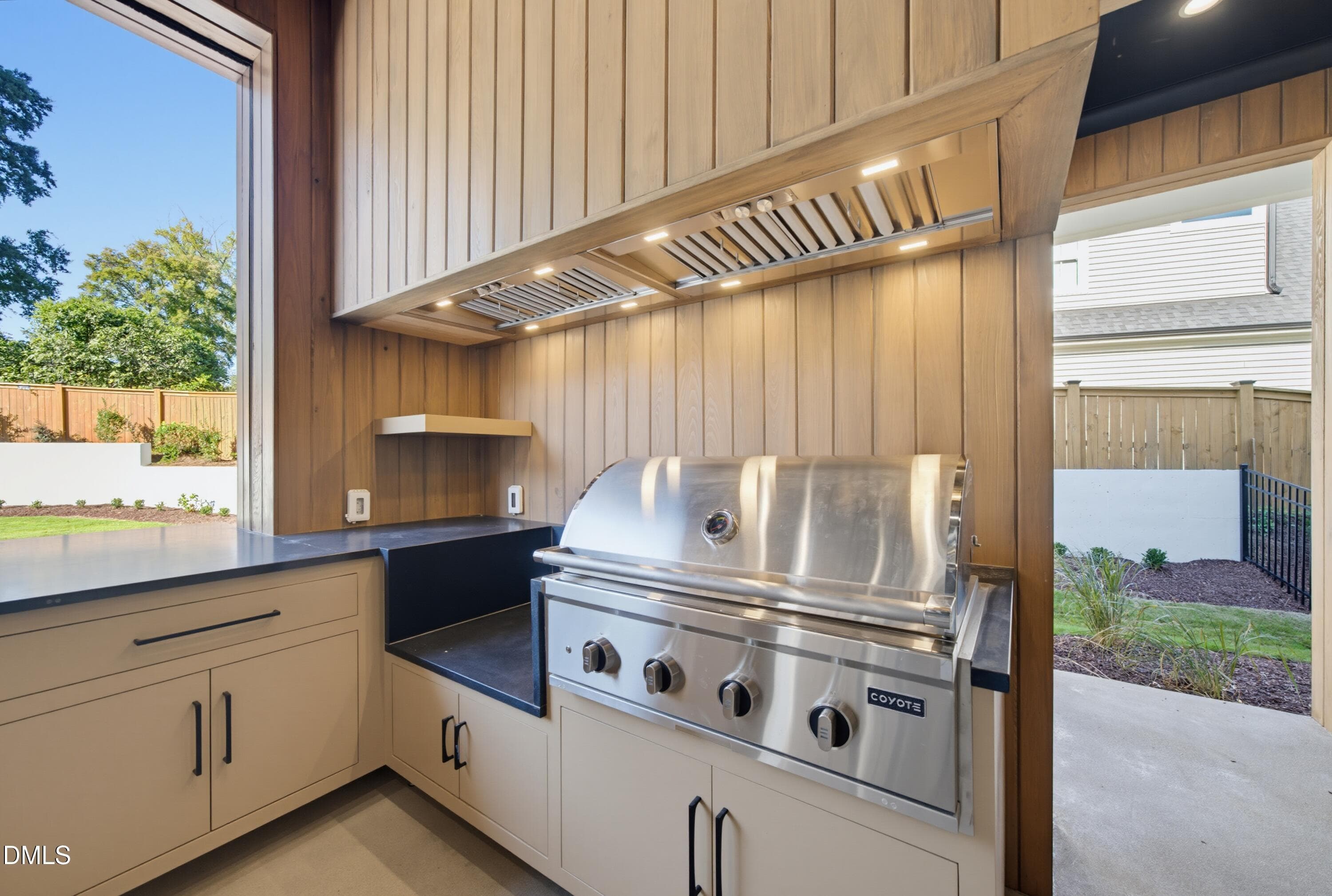 Outdoor Kitchen - 305 Dartmouth Road, Raleigh, NC 27609