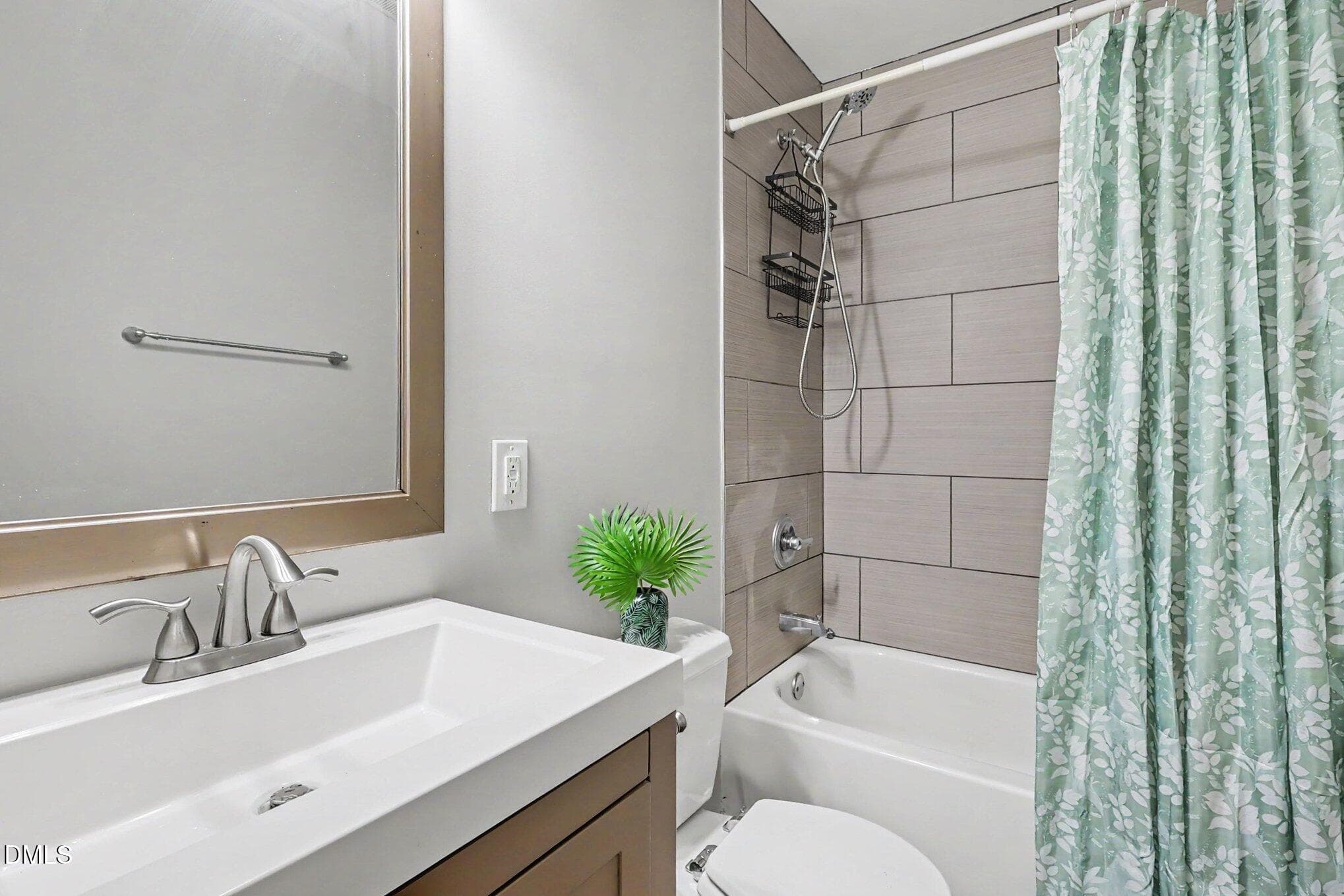 013_file_2813 - 416 Parnell Drive, Raleigh, NC 27610
