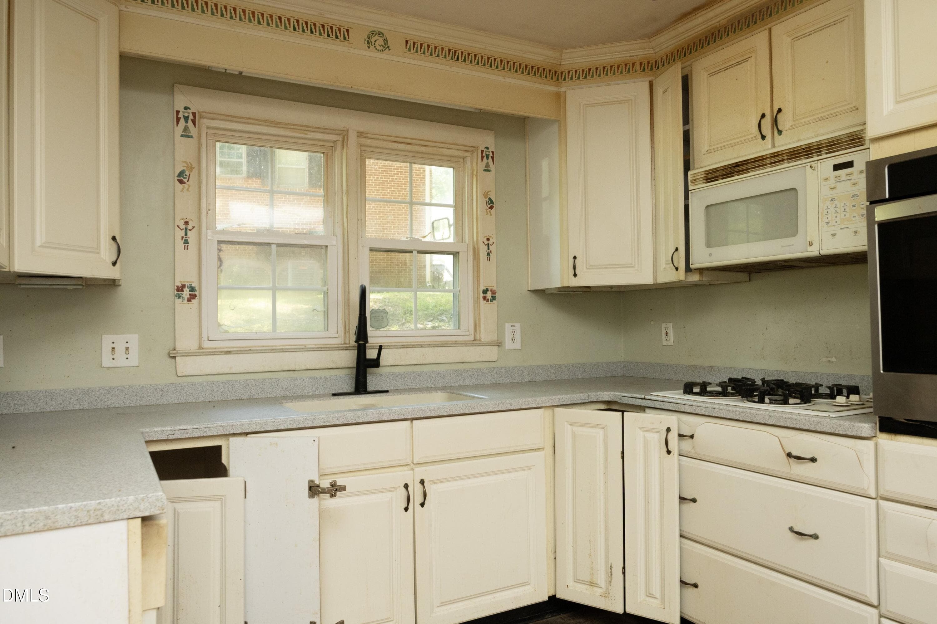 15Kitchen - 910 Parham Street, Henderson, NC 27536, Henderson
